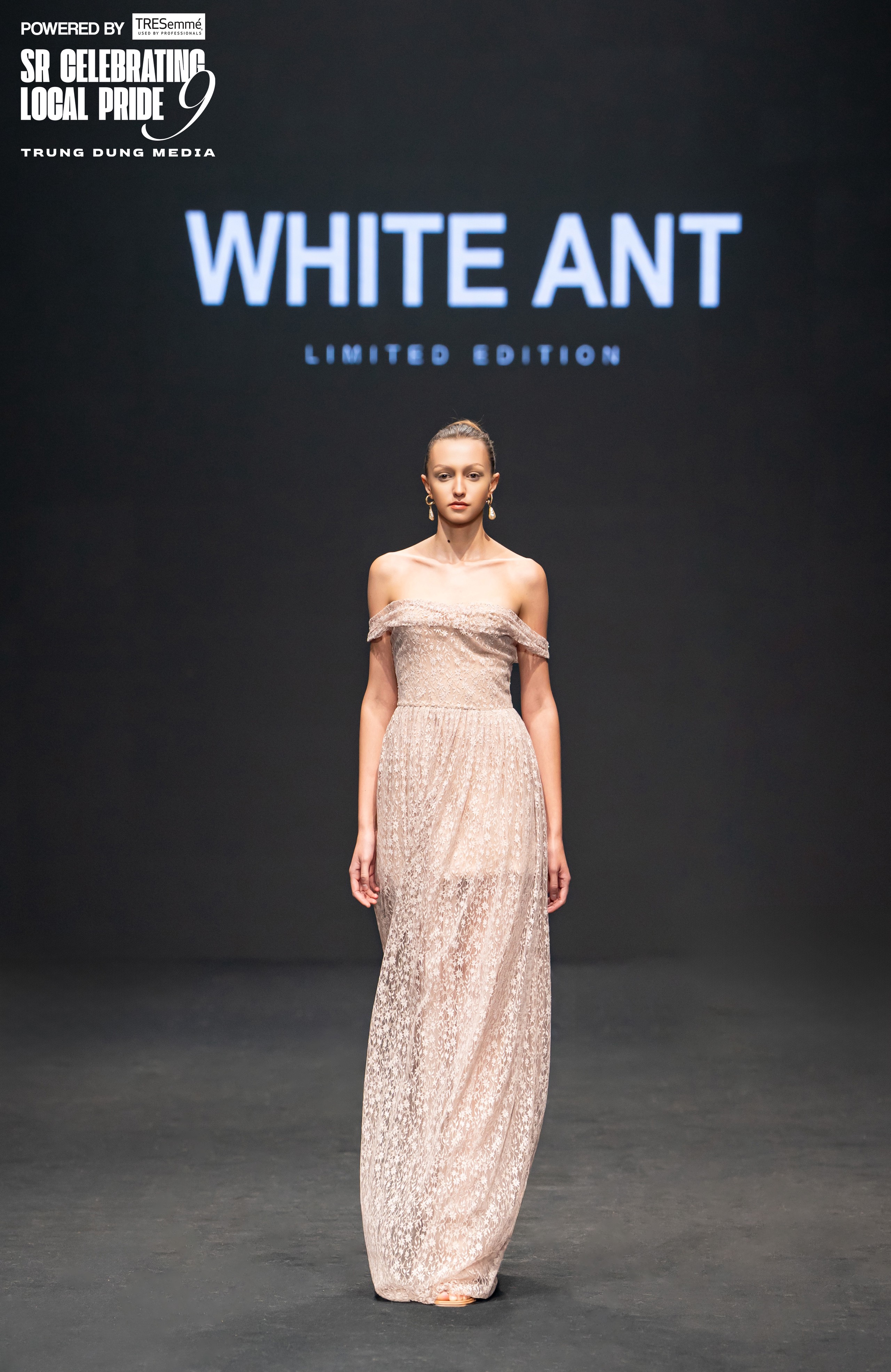 Click to edit image Hinh anh 4 xu hướng quốc tế được Local Brands lăng xê tại đường băng SR Celebrating Local Pride 9 17