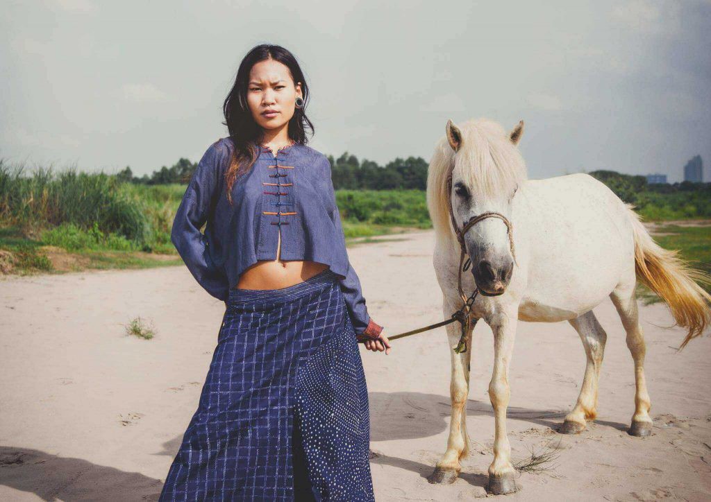Click to edit image Hinh anh Hơn 100 năm avant-garde thách thức thời trang và thâm nhập vào đại chúng 27