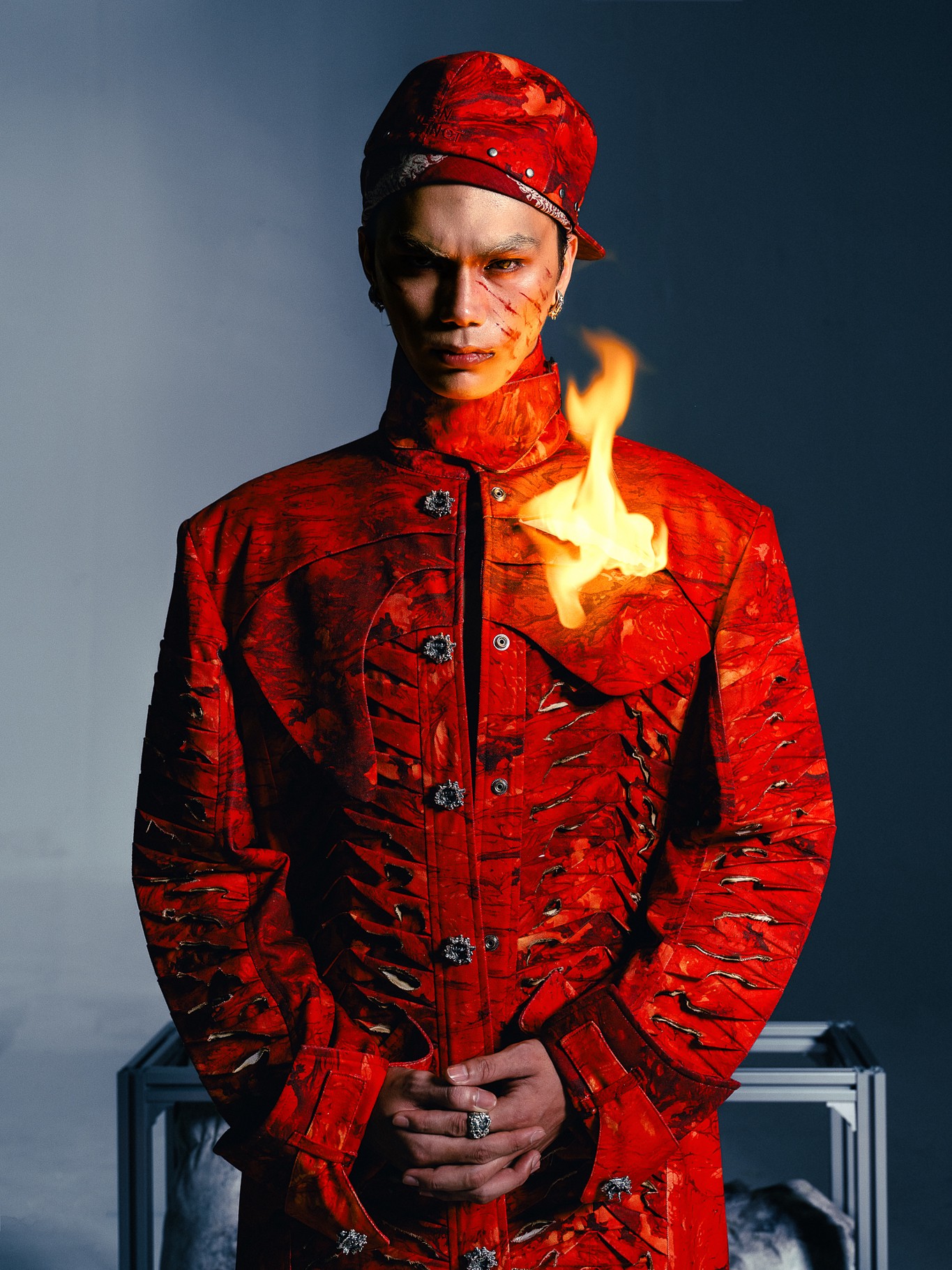Click to edit image Hinh anh Hơn 100 năm avant-garde thách thức thời trang và thâm nhập vào đại chúng 28