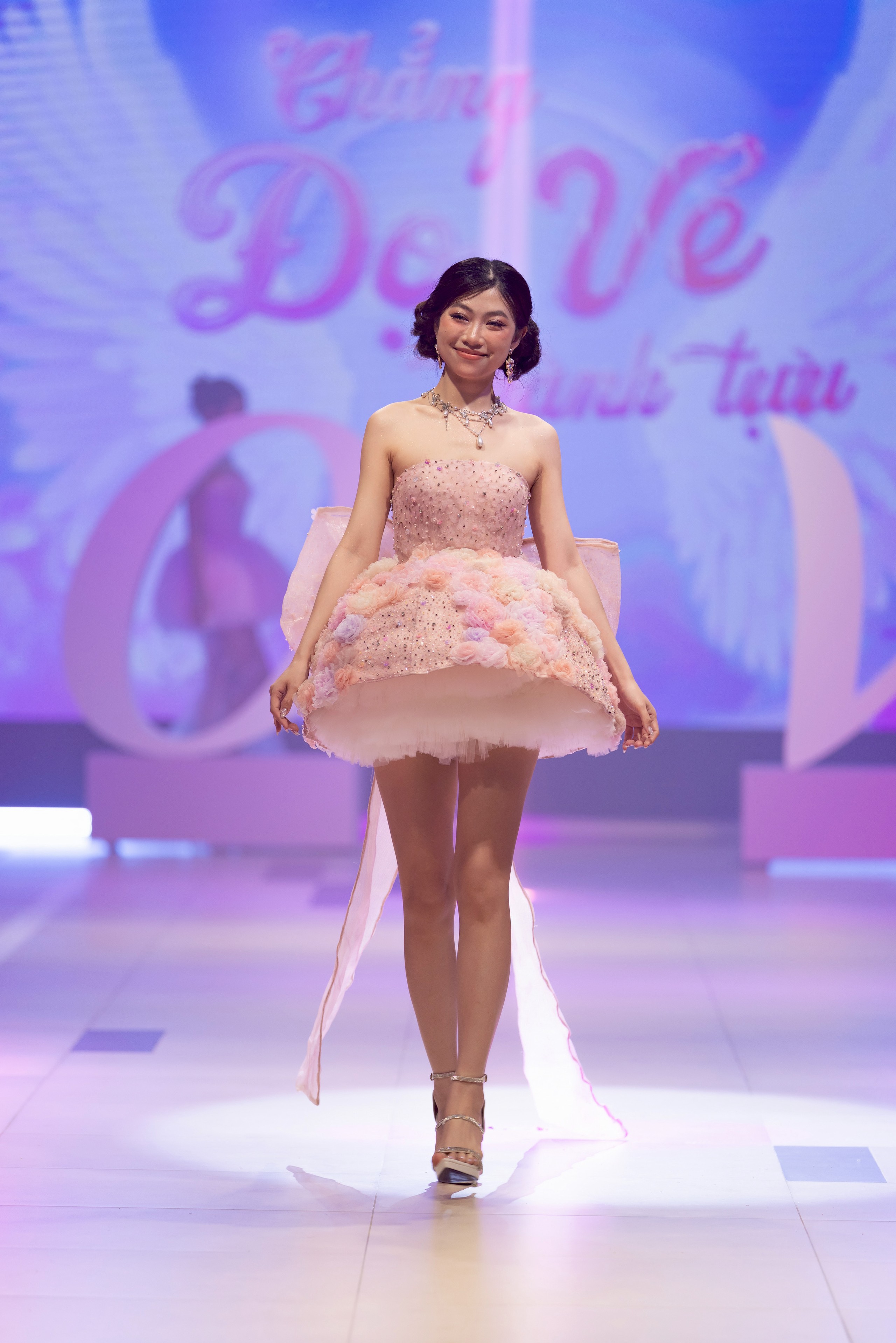 Hinh anh GÁNH Fashion Show: Khi thời trang chạm tới tâm tư Gen Z 26