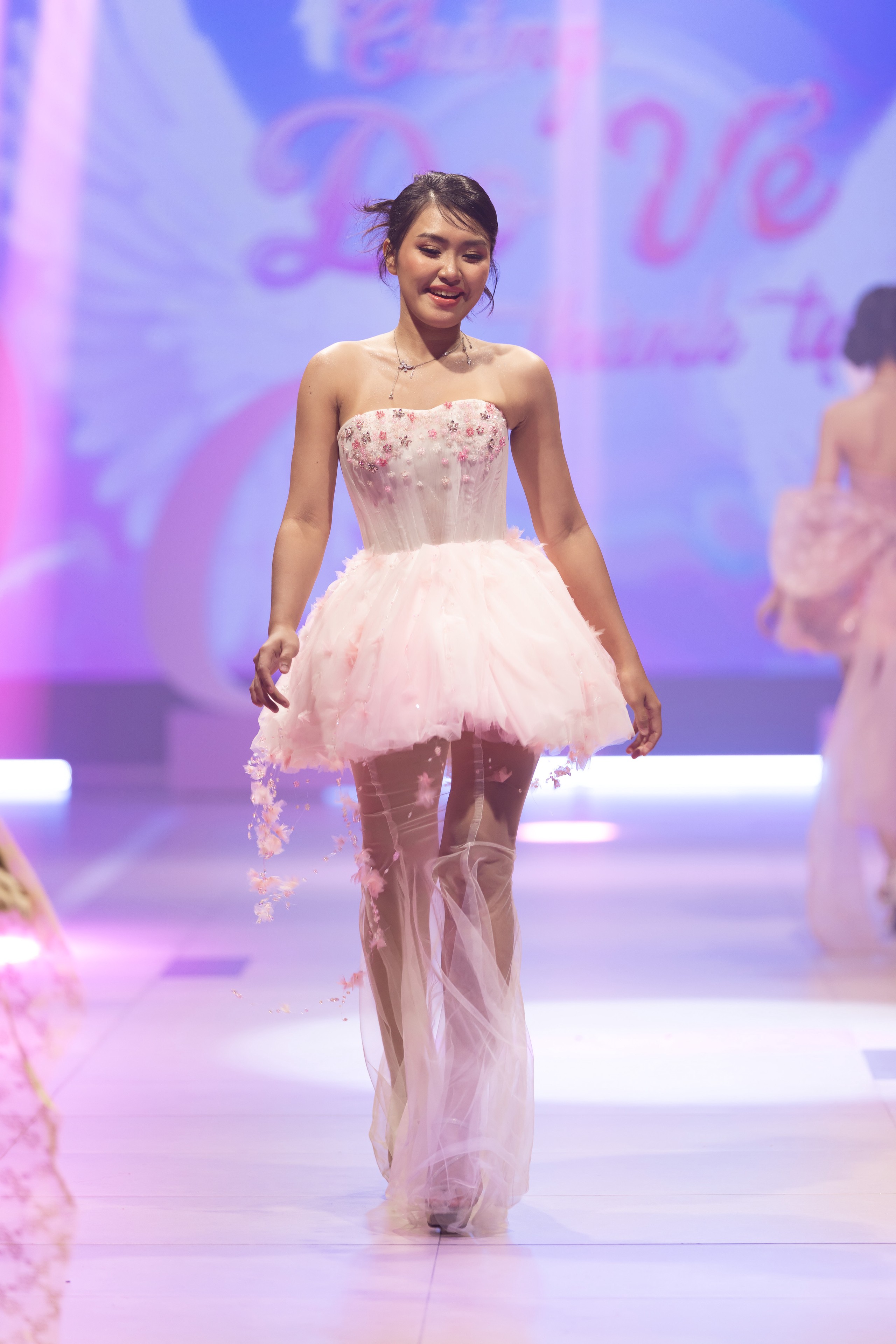 Hinh anh GÁNH Fashion Show: Khi thời trang chạm tới tâm tư Gen Z 22