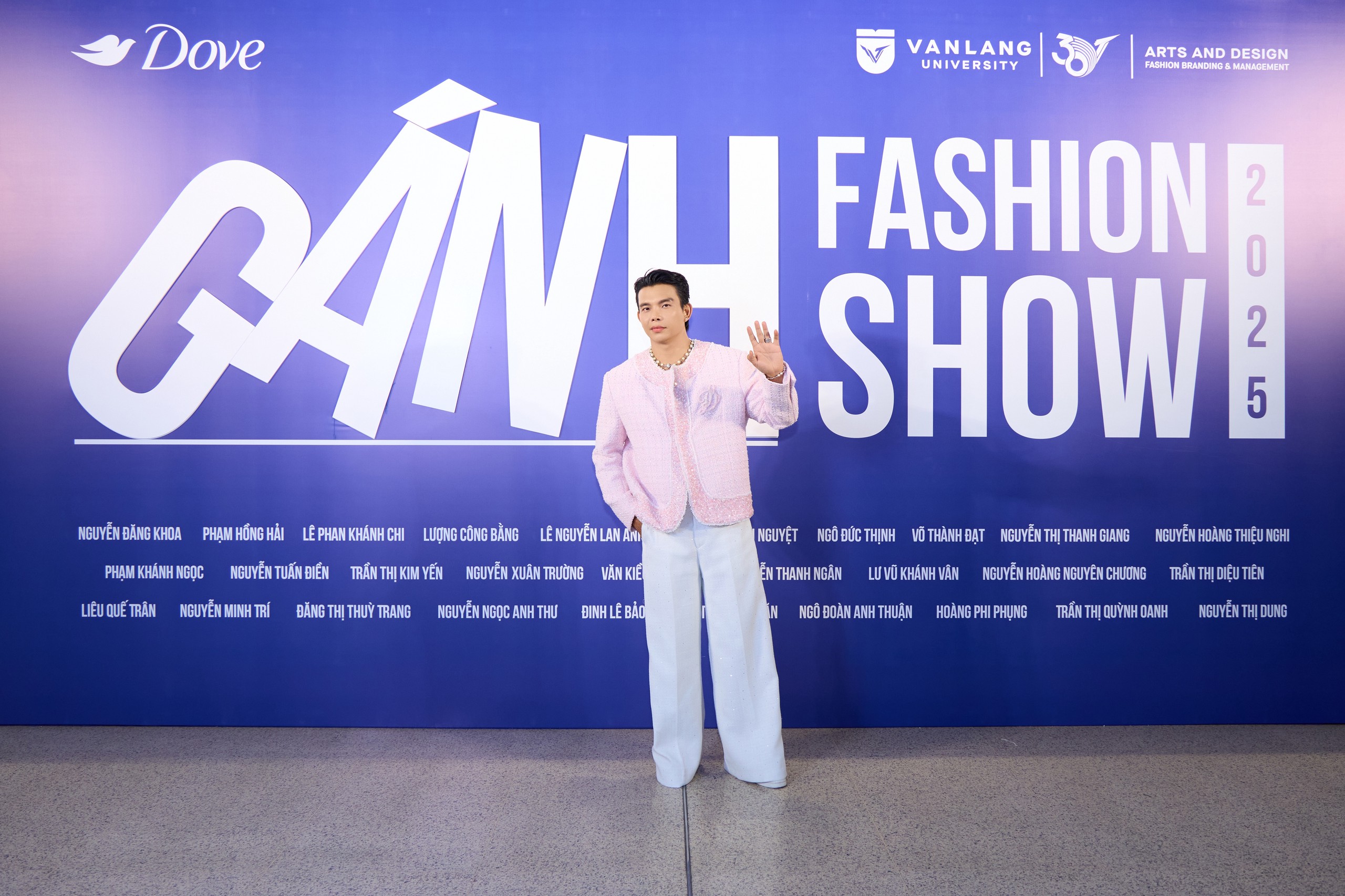 Click to edit image Hinh anh GÁNH Fashion Show: Khi thời trang chạm tới tâm tư Gen Z 38