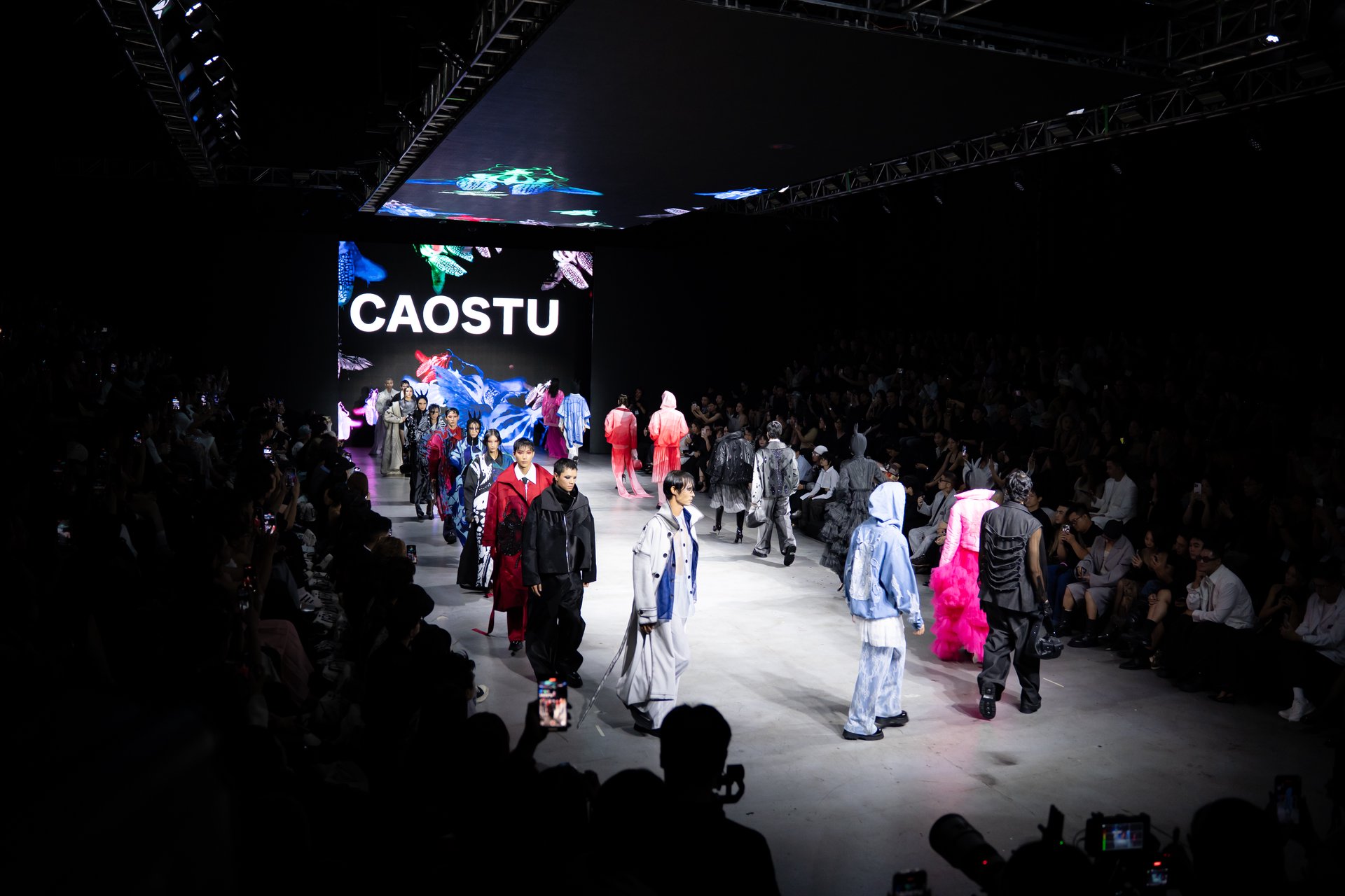 Hinh anh DEPA Fashion Show 2025: Cuộc đối thoại bản sắc của thế hệ sáng tạo mới 36