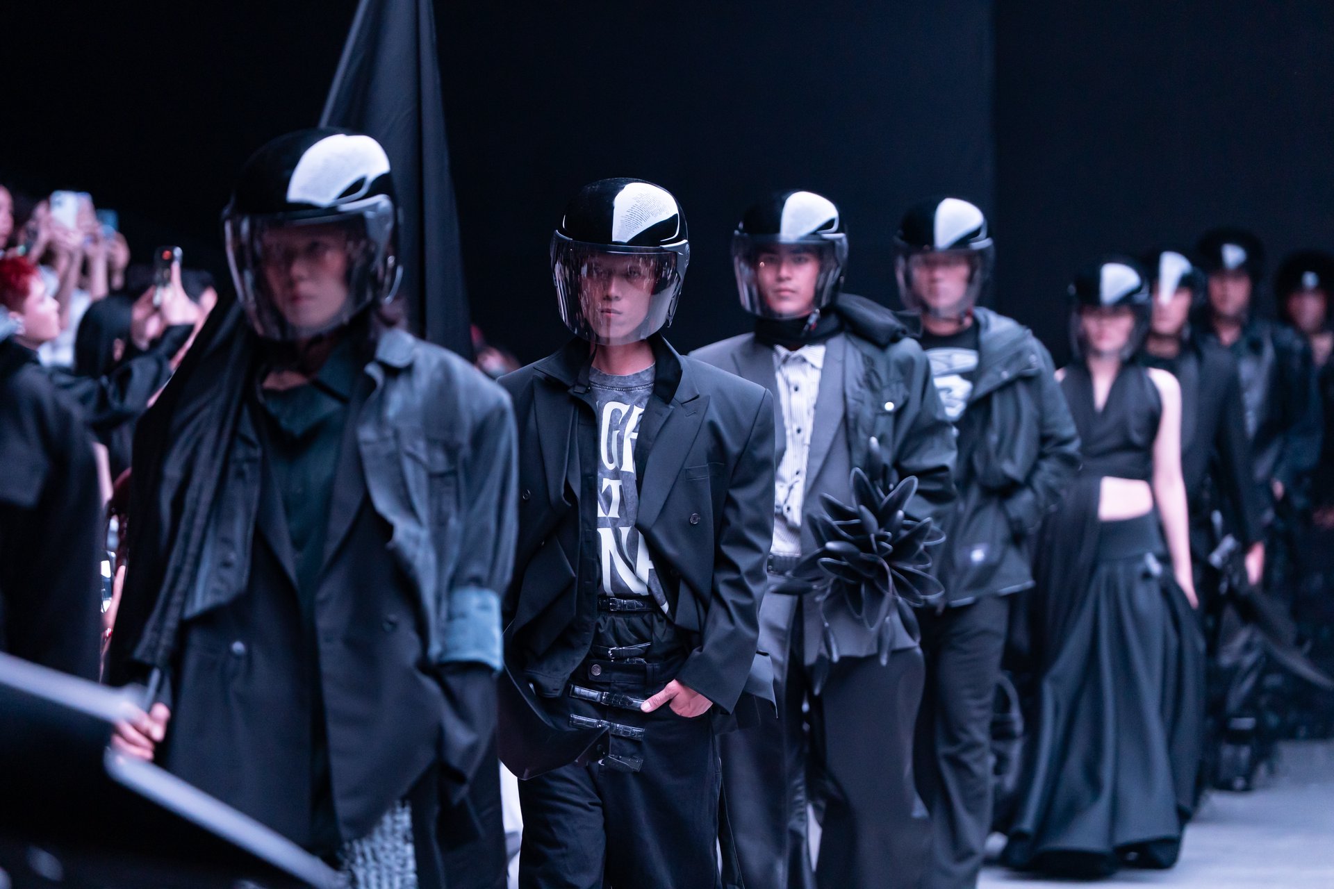 Hinh anh DEPA Fashion Show 2025: Cuộc đối thoại bản sắc của thế hệ sáng tạo mới 22