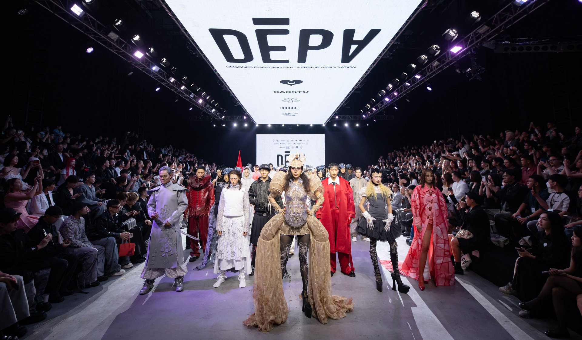 Hinh anh DEPA Fashion Show 2025: Cuộc đối thoại bản sắc của thế hệ sáng tạo mới 32