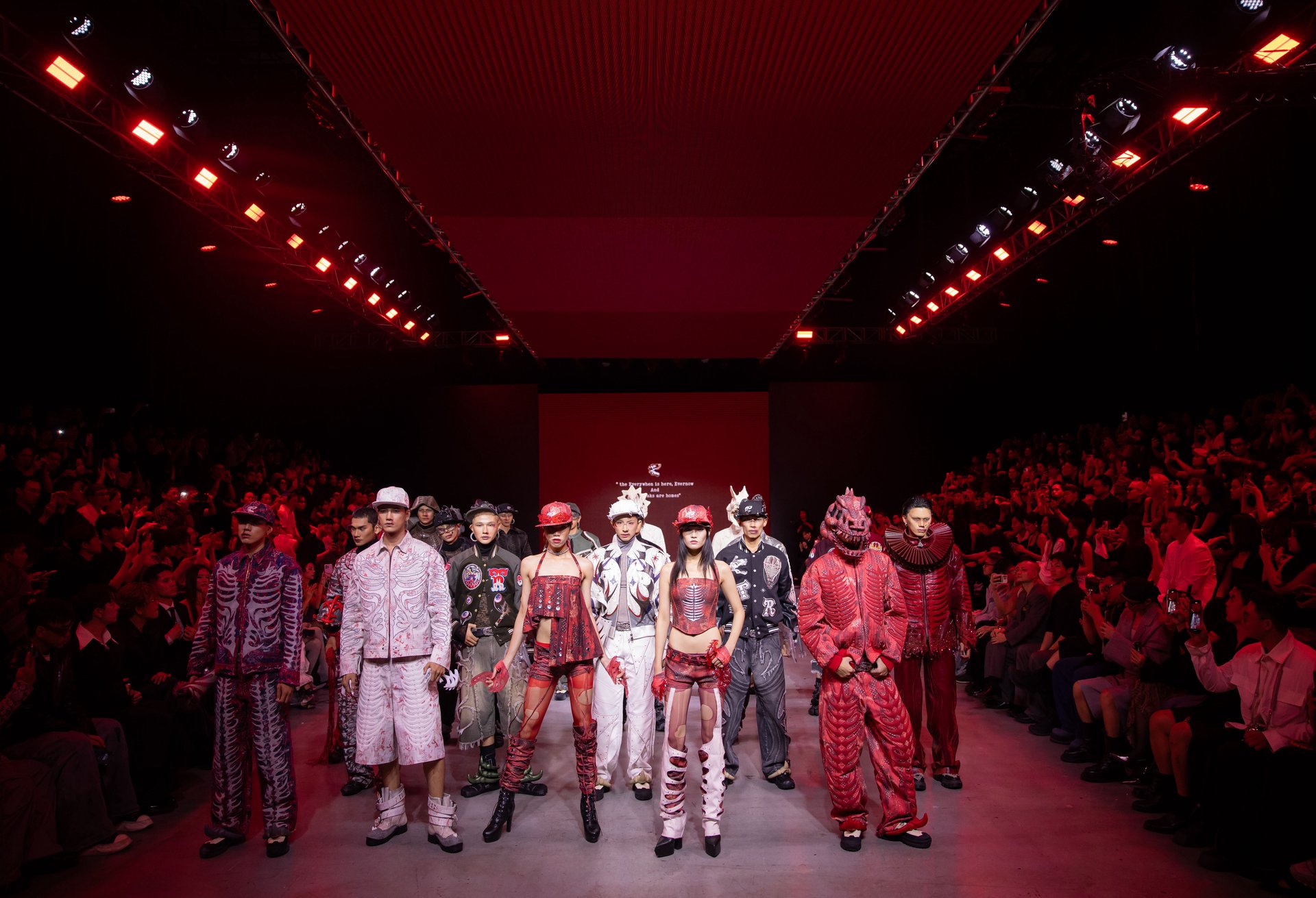 Hinh anh DEPA Fashion Show 2025: Cuộc đối thoại bản sắc của thế hệ sáng tạo mới 1