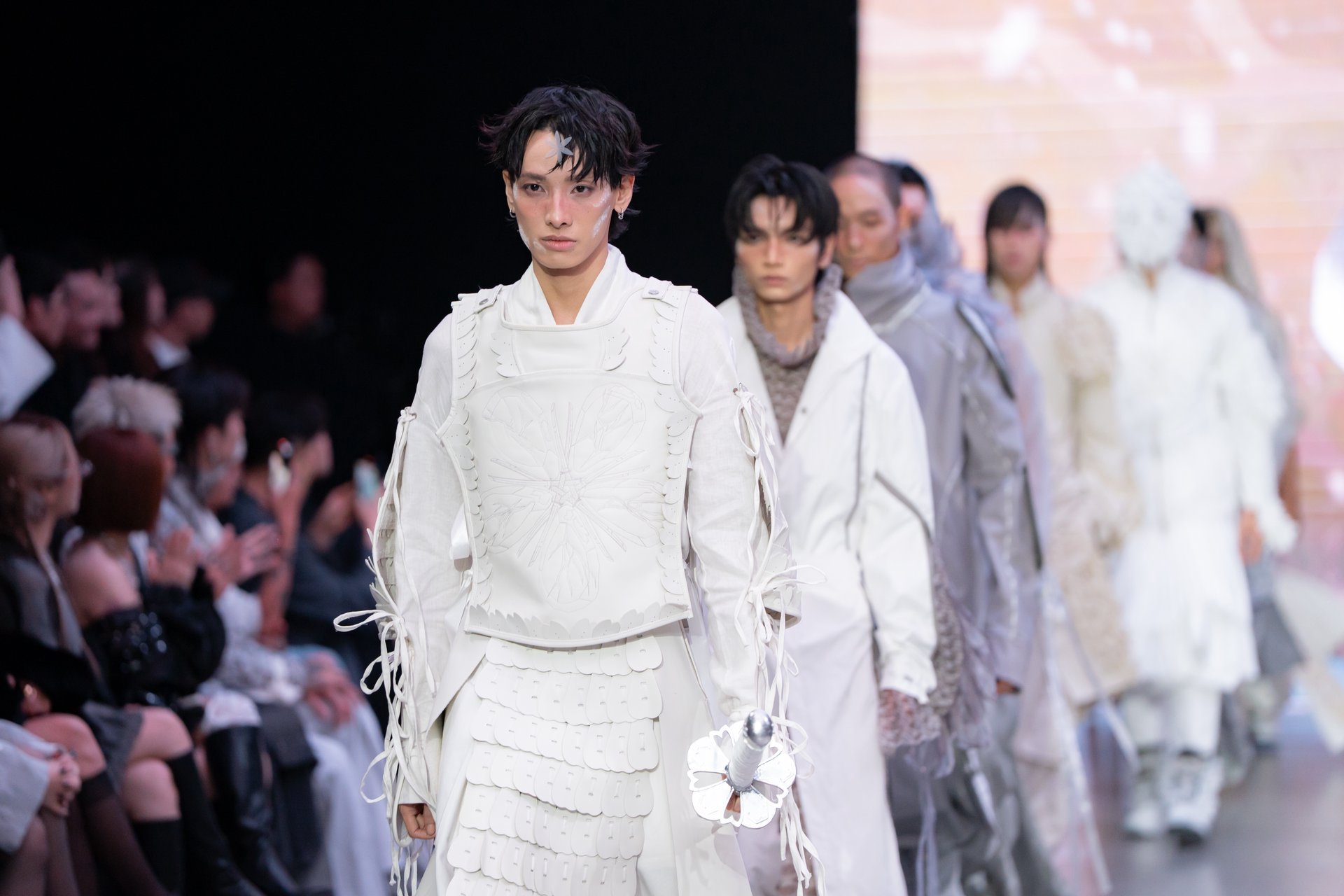 Hinh anh DEPA Fashion Show 2025: Cuộc đối thoại bản sắc của thế hệ sáng tạo mới 34