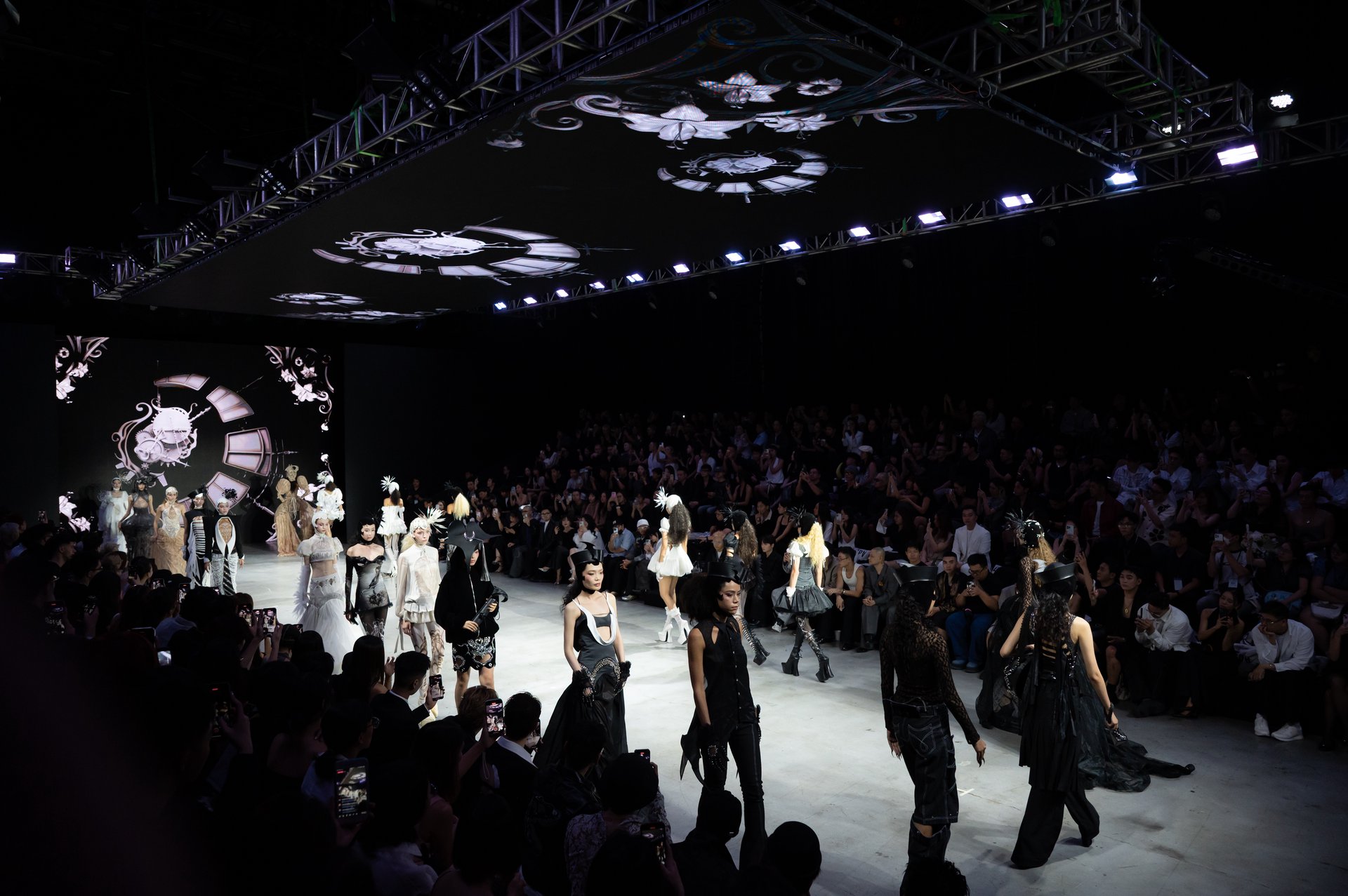 Hinh anh DEPA Fashion Show 2025: Cuộc đối thoại bản sắc của thế hệ sáng tạo mới 35