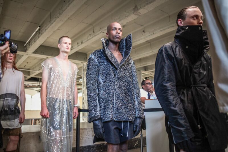 Hinh anh Rick Owens SS26: Có điều gì sau một đền đài "tàn khốc"? 7