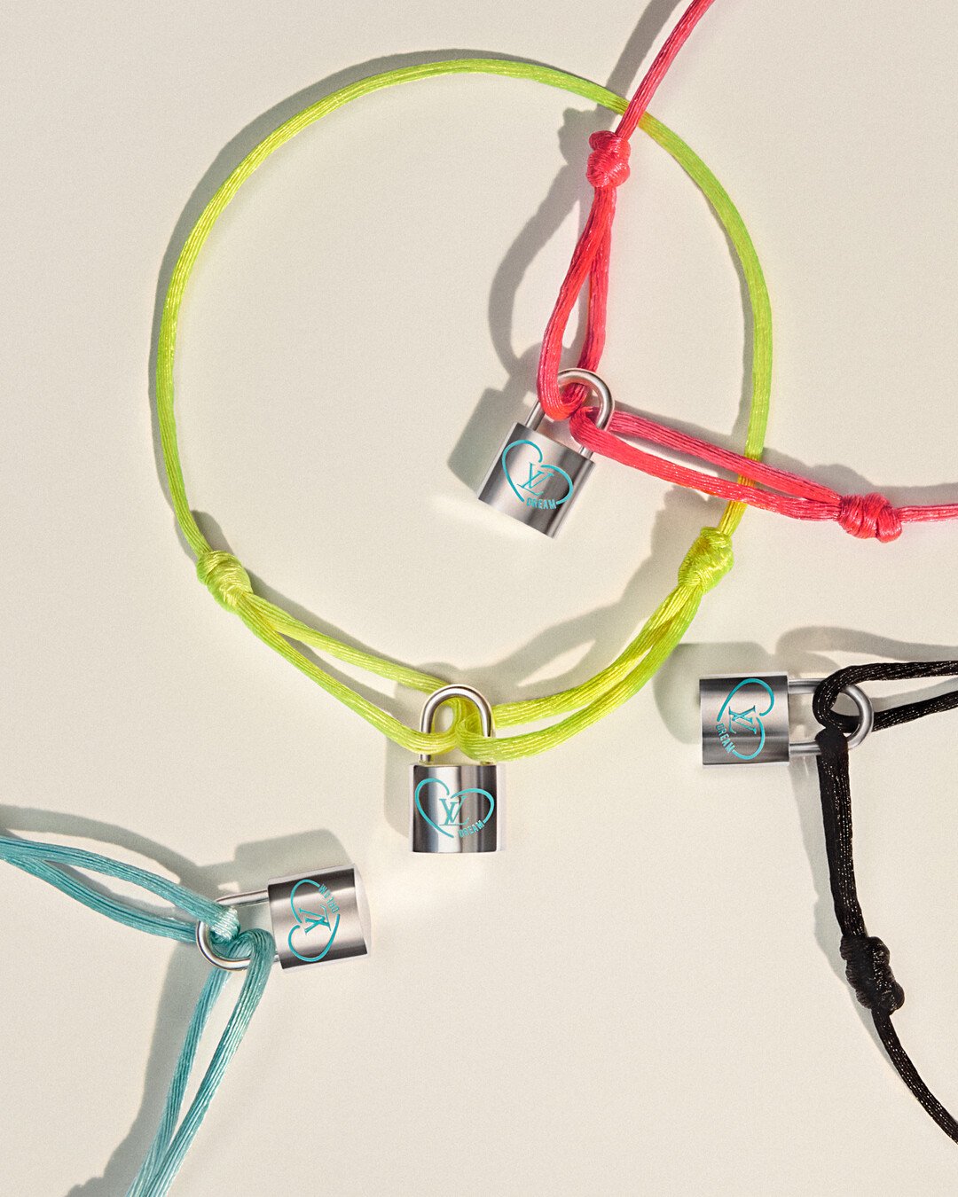 Hinh anh Felix cùng Louis Vuitton chạm khắc những ước mơ xanh lên BST trang sức Silver Lockit 2025 4