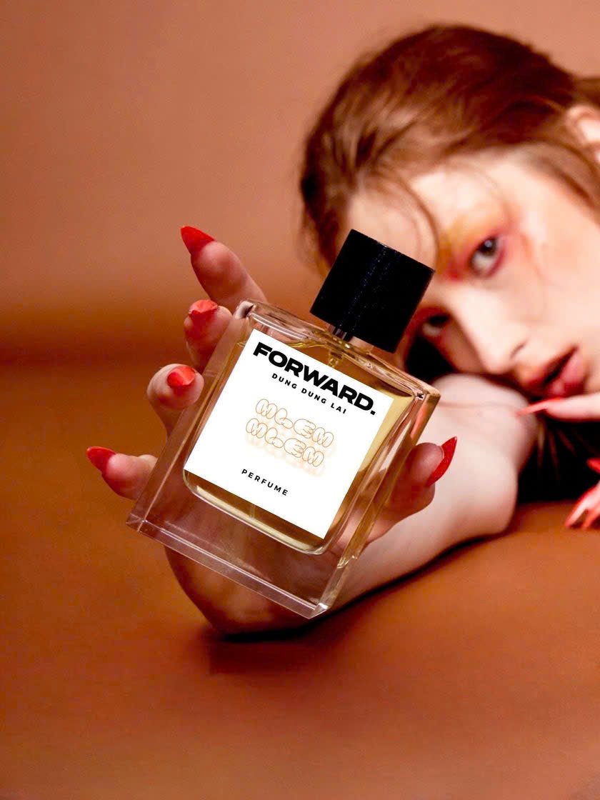 forward perfume