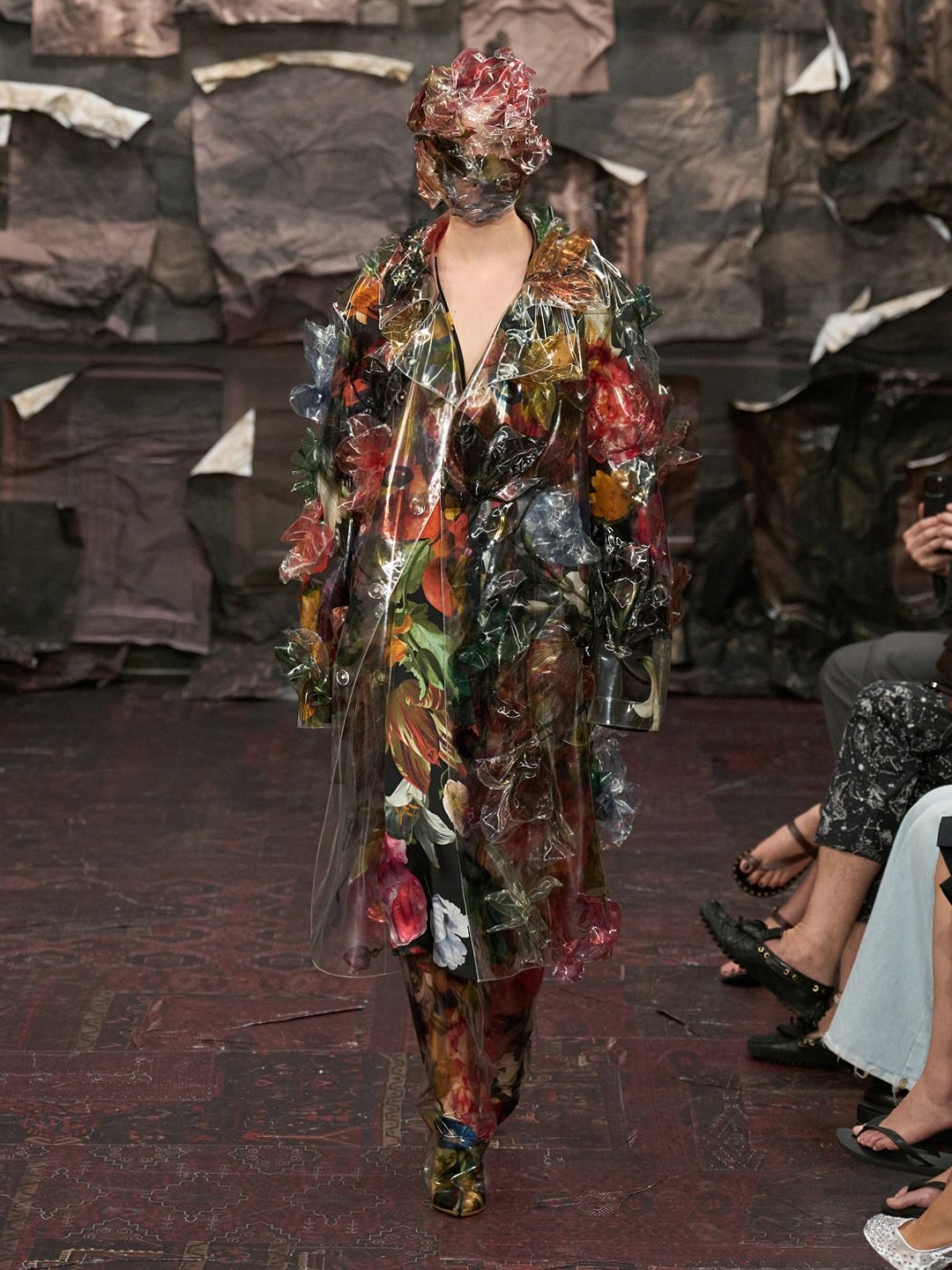Hinh anh Maison Margiela Fall 2025 Couture: Tuyên ngôn phục dựng cái đẹp từ đổ nát của Glenn Martens 7