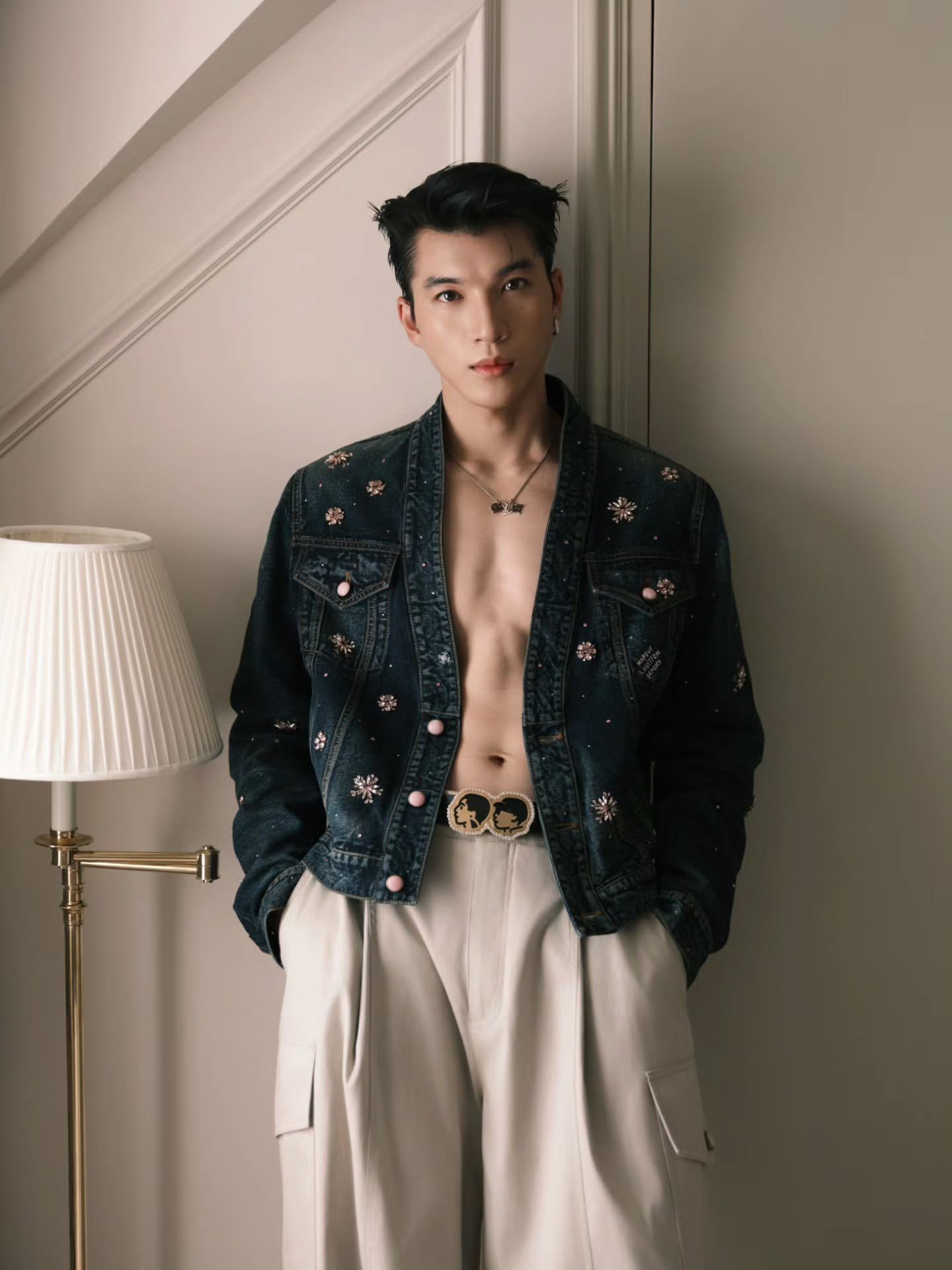 Hinh anh Dior và Louis Vuitton hạ cánh tại sân bay hàng đầu Milan 2