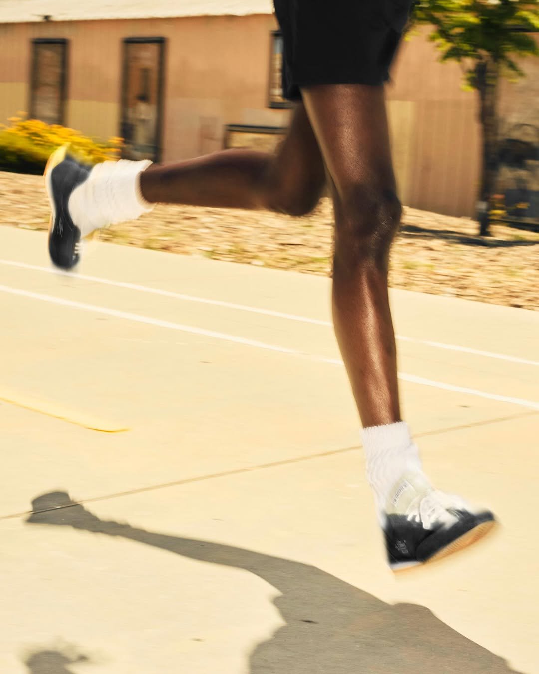 Hinh anh "Hoạ sĩ" Tyler, The Creator pha màu di sản Converse 2