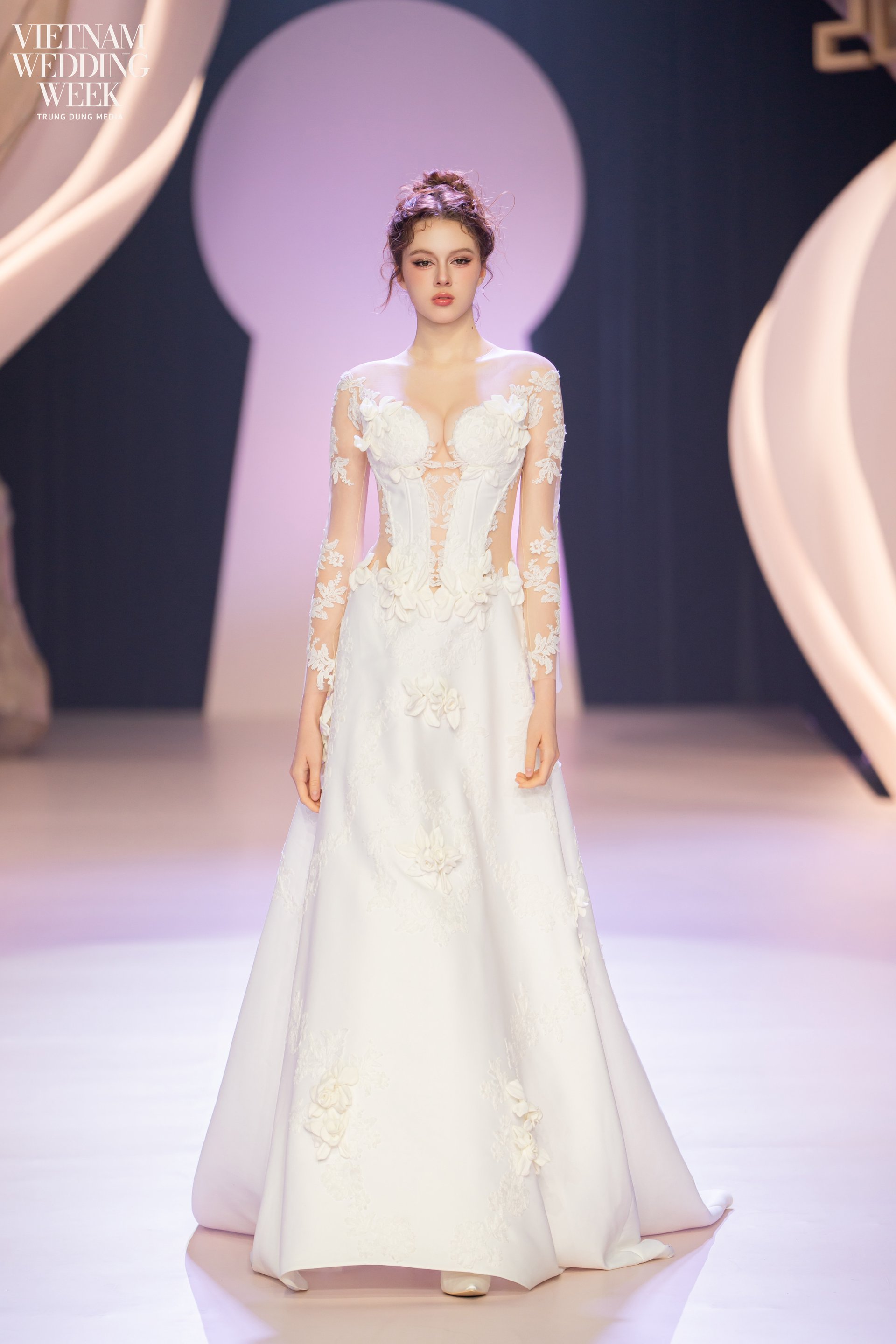 Hinh anh “Mono Echo” – tiếng vọng baroque nơi tà váy cưới của Trương Thanh Hải 4