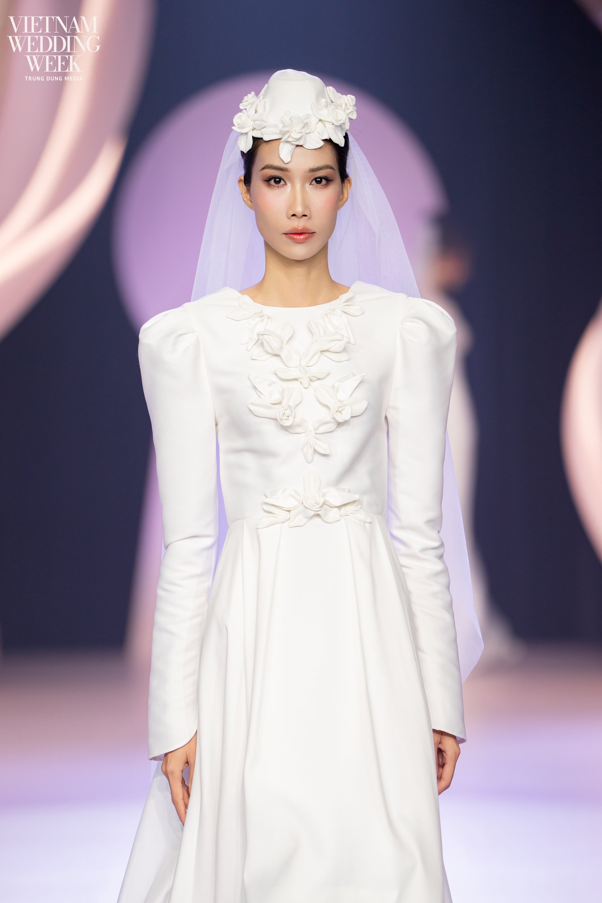 Hinh anh “Mono Echo” – tiếng vọng baroque nơi tà váy cưới của Trương Thanh Hải 3
