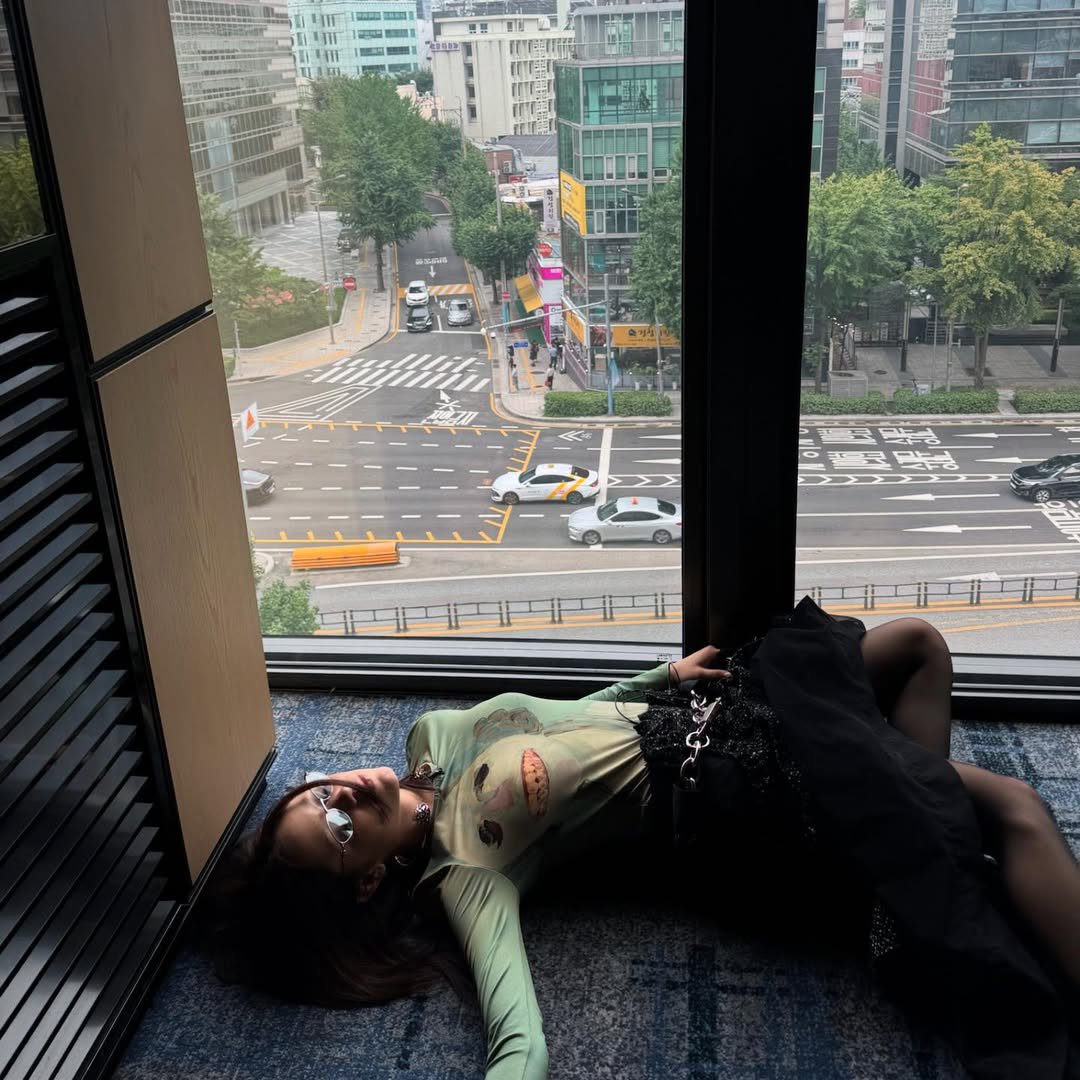 Hinh anh Jenna Ortega chắc chắn là "con chiên" của phong cách gothic! 12