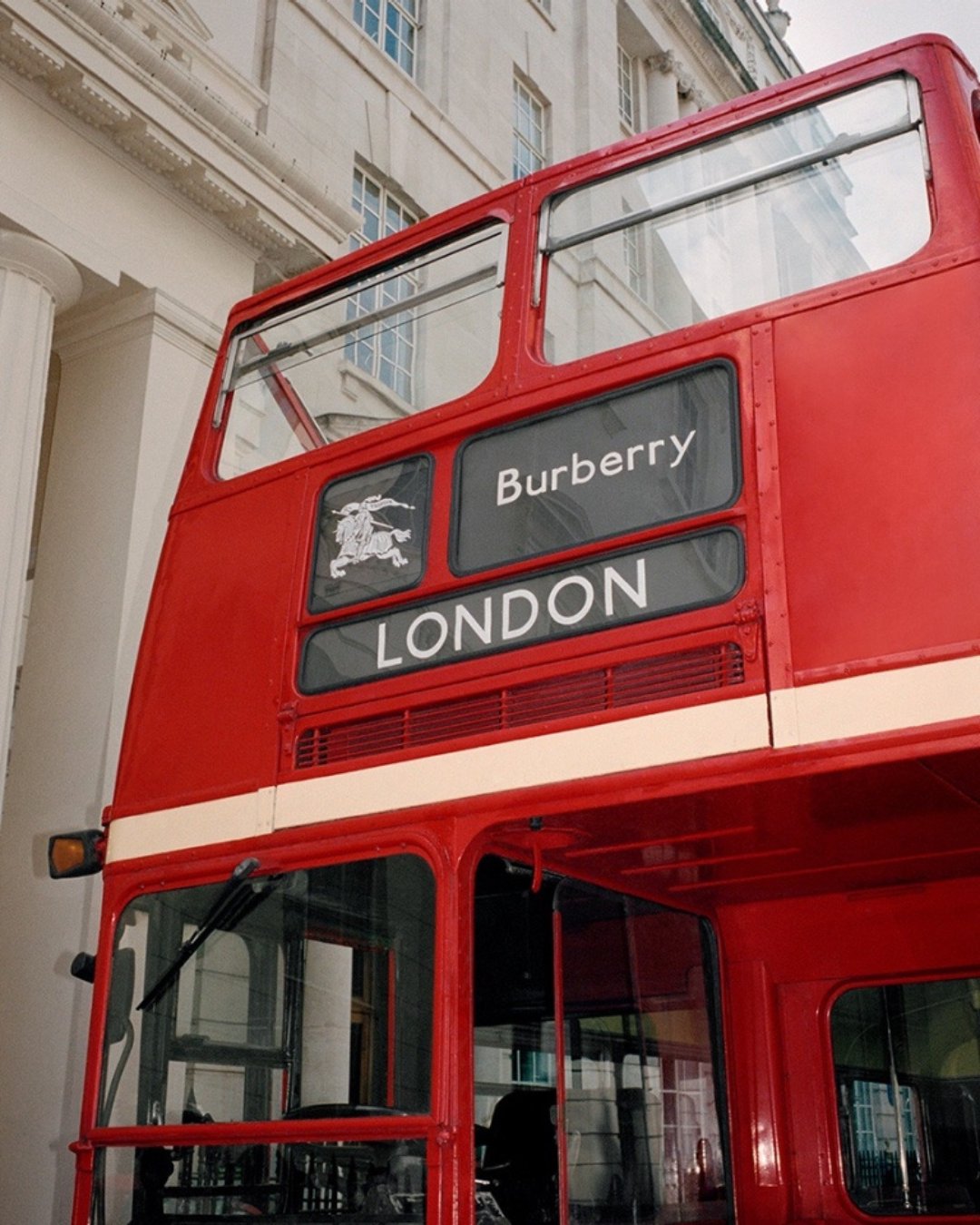 Hinh anh Burberry “Back to the City”: Bản giao hưởng London trong ngôn ngữ thời trang 1