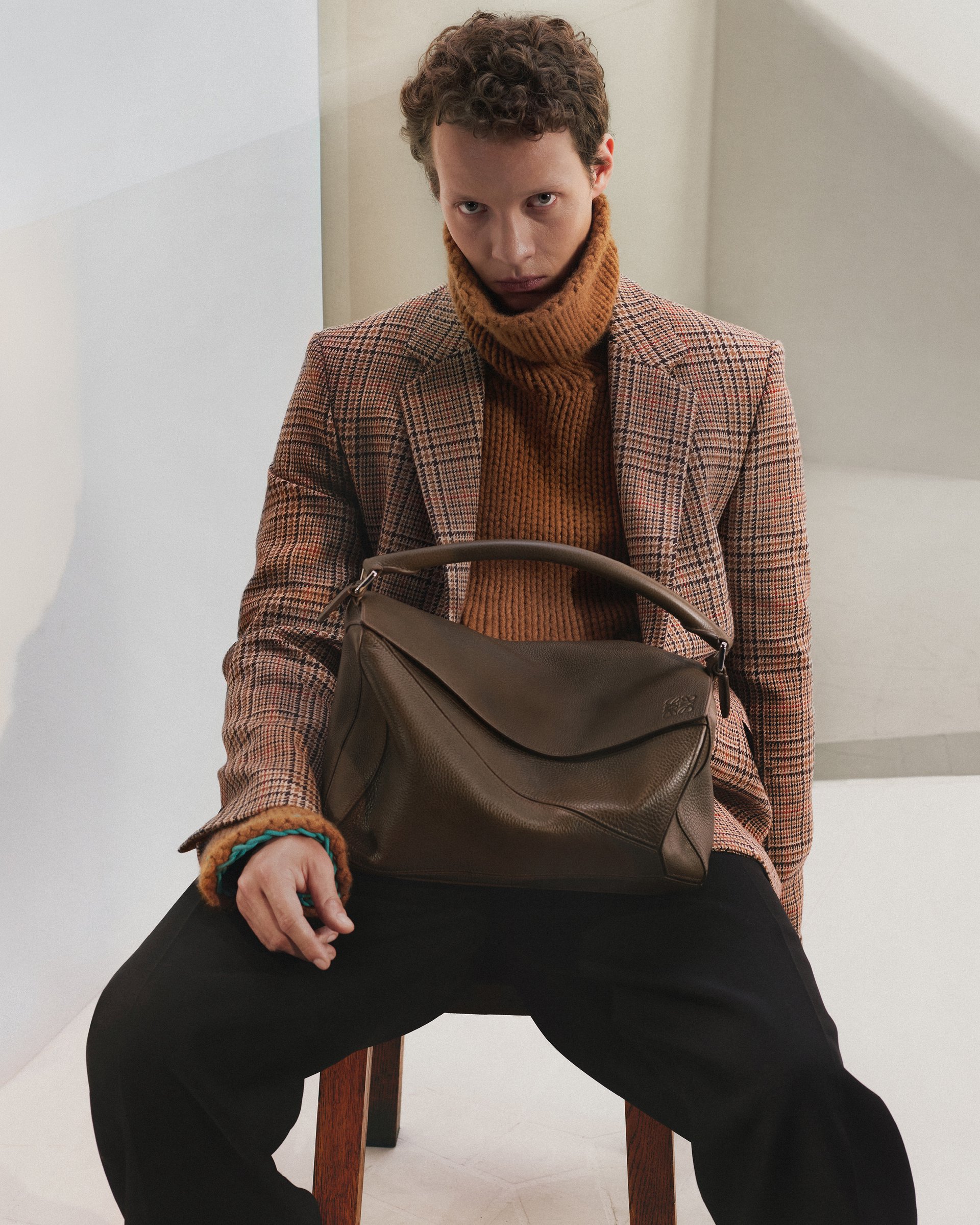 Hinh anh LOEWE Thu Đông 2025: Lời tri ân từ Jonathan Anderson 5