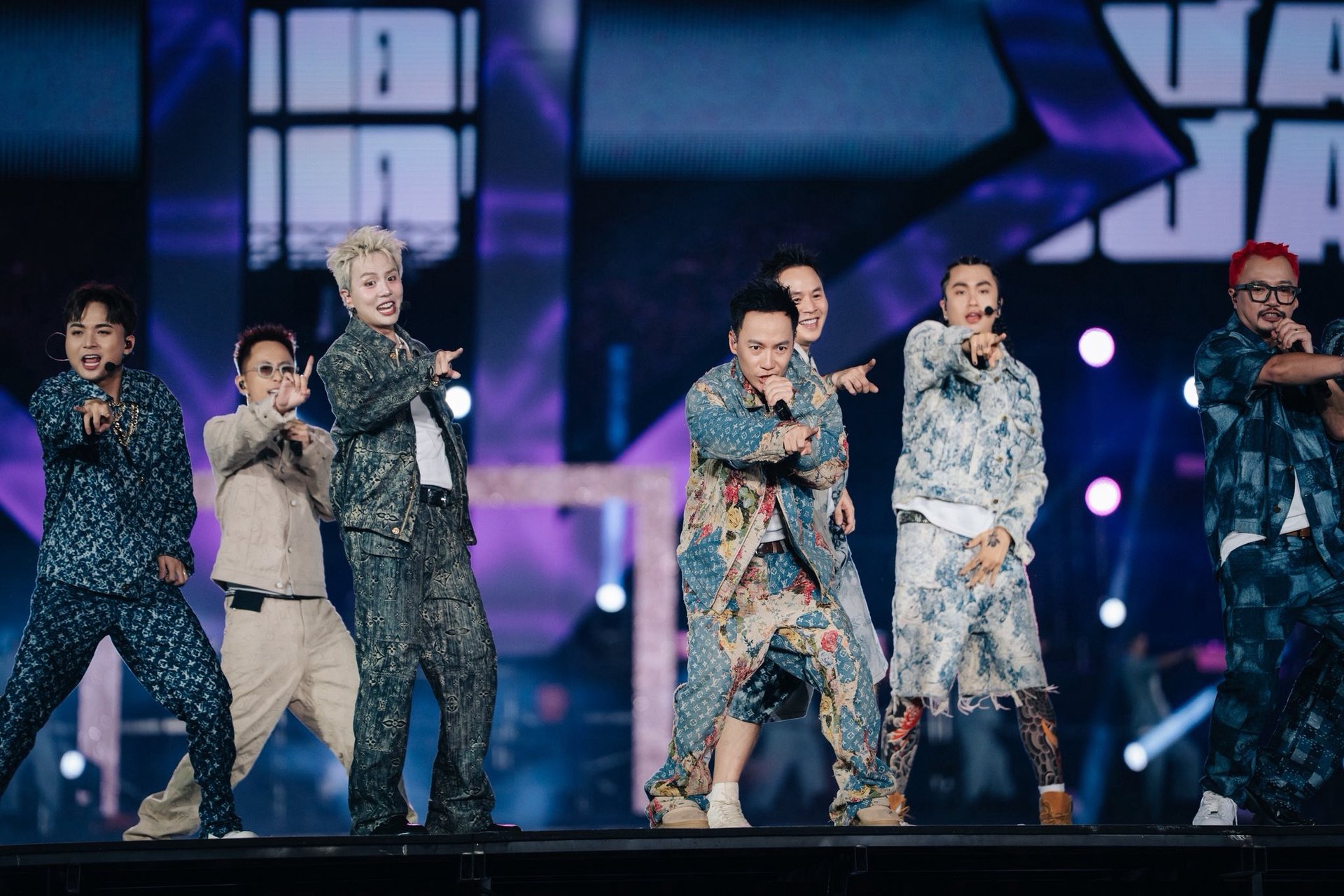 Hinh anh Cơn địa chấn thị giác Louis Vuitton trong concert “Anh trai vượt ngàn chông gai” 2