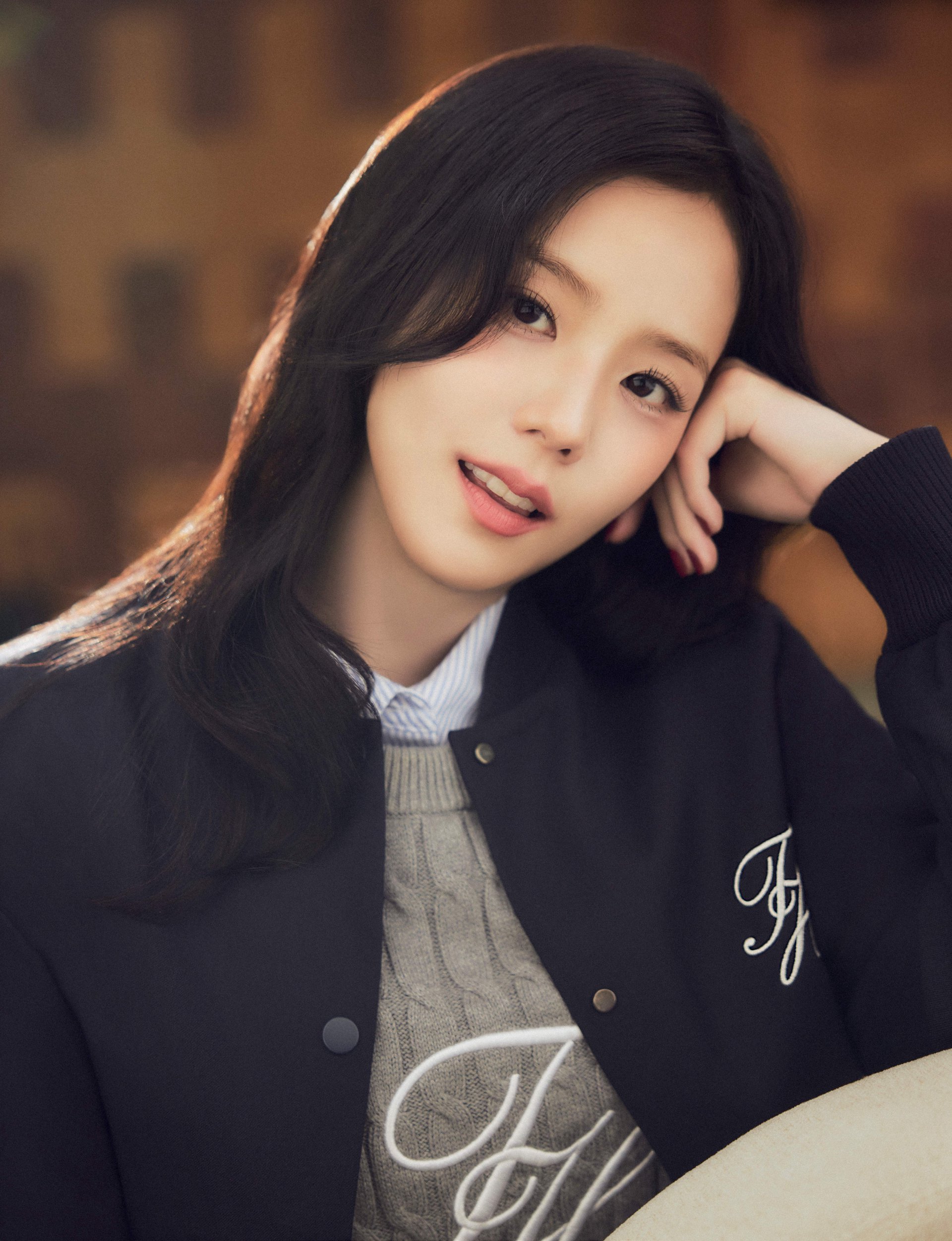 Hinh anh Jisoo và Tommy Hilfiger viết tiếp di sản Preppy với chiến dịch Thu 2025 7