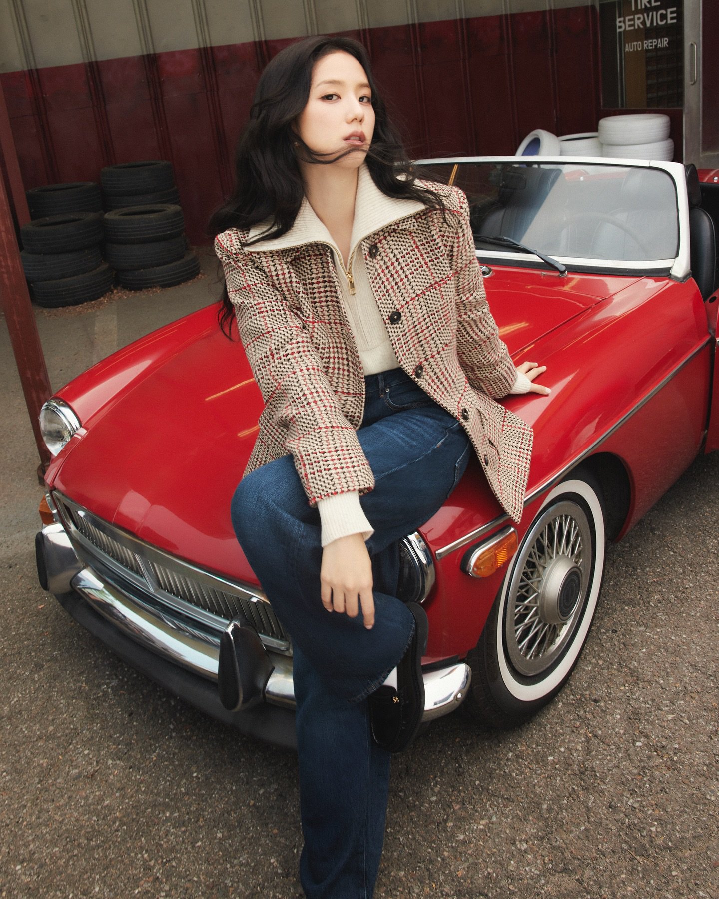 Hinh anh Jisoo và Tommy Hilfiger viết tiếp di sản Preppy với chiến dịch Thu 2025 2
