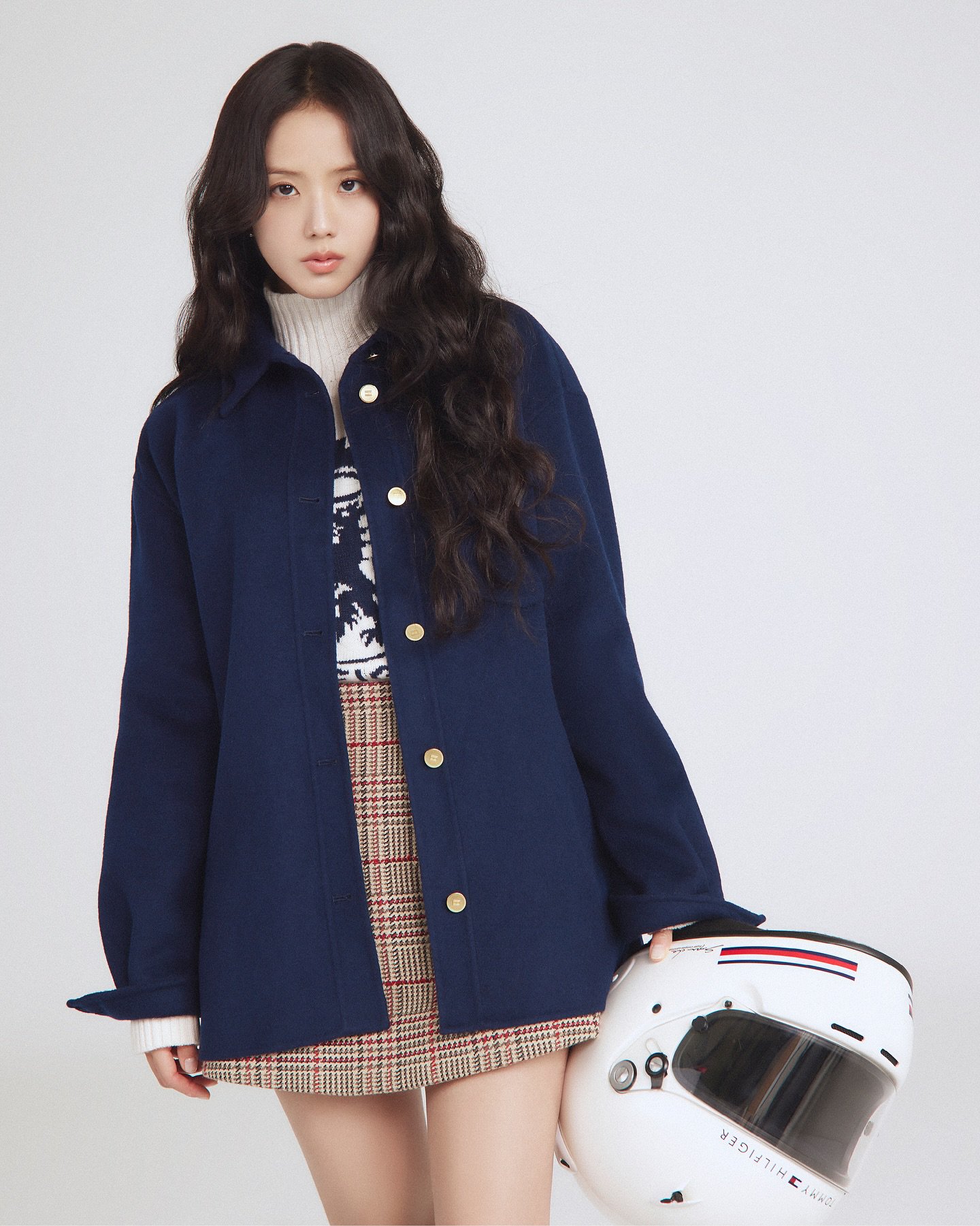 Hinh anh Jisoo và Tommy Hilfiger viết tiếp di sản Preppy với chiến dịch Thu 2025 4