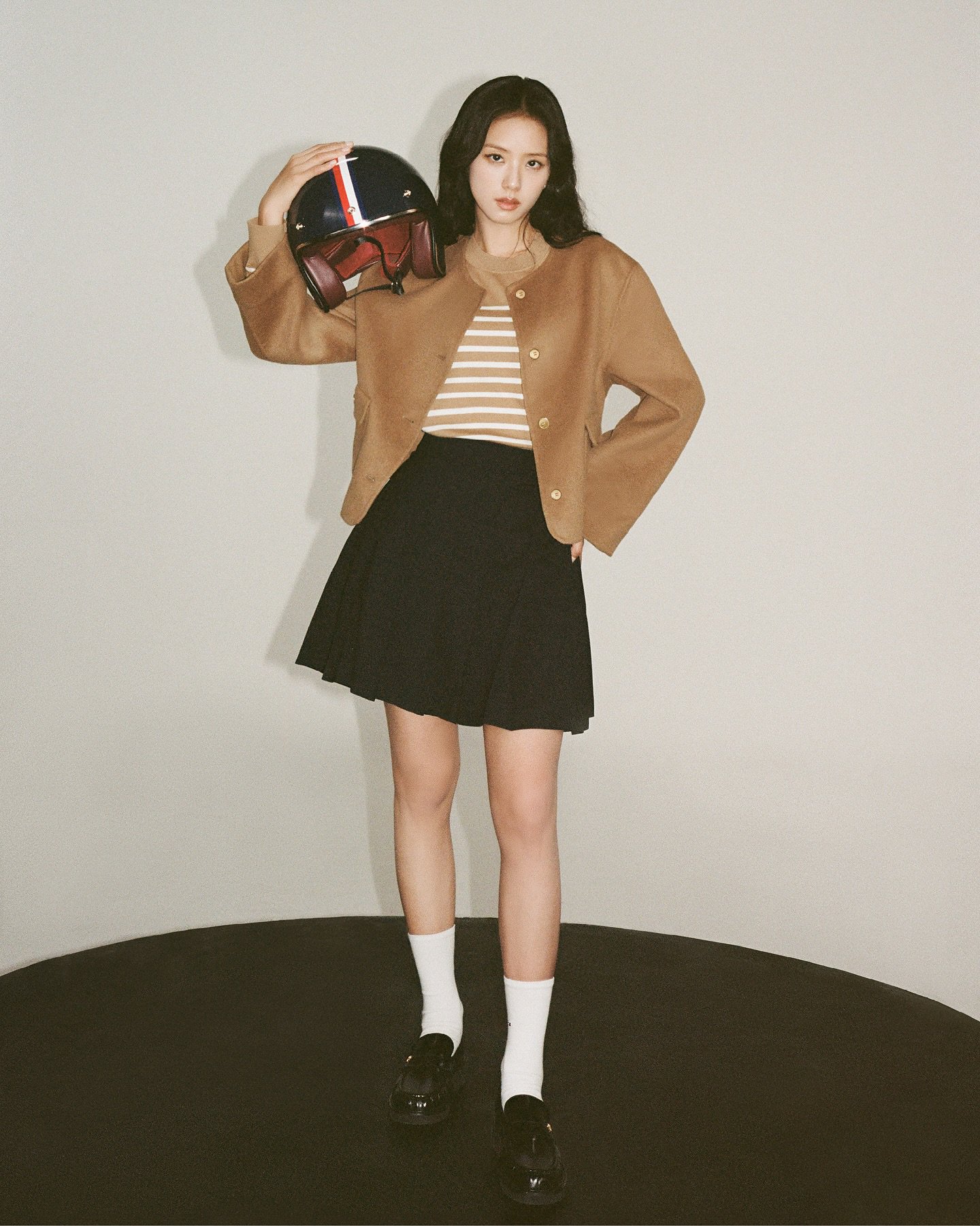 Hinh anh Jisoo và Tommy Hilfiger viết tiếp di sản Preppy với chiến dịch Thu 2025 5