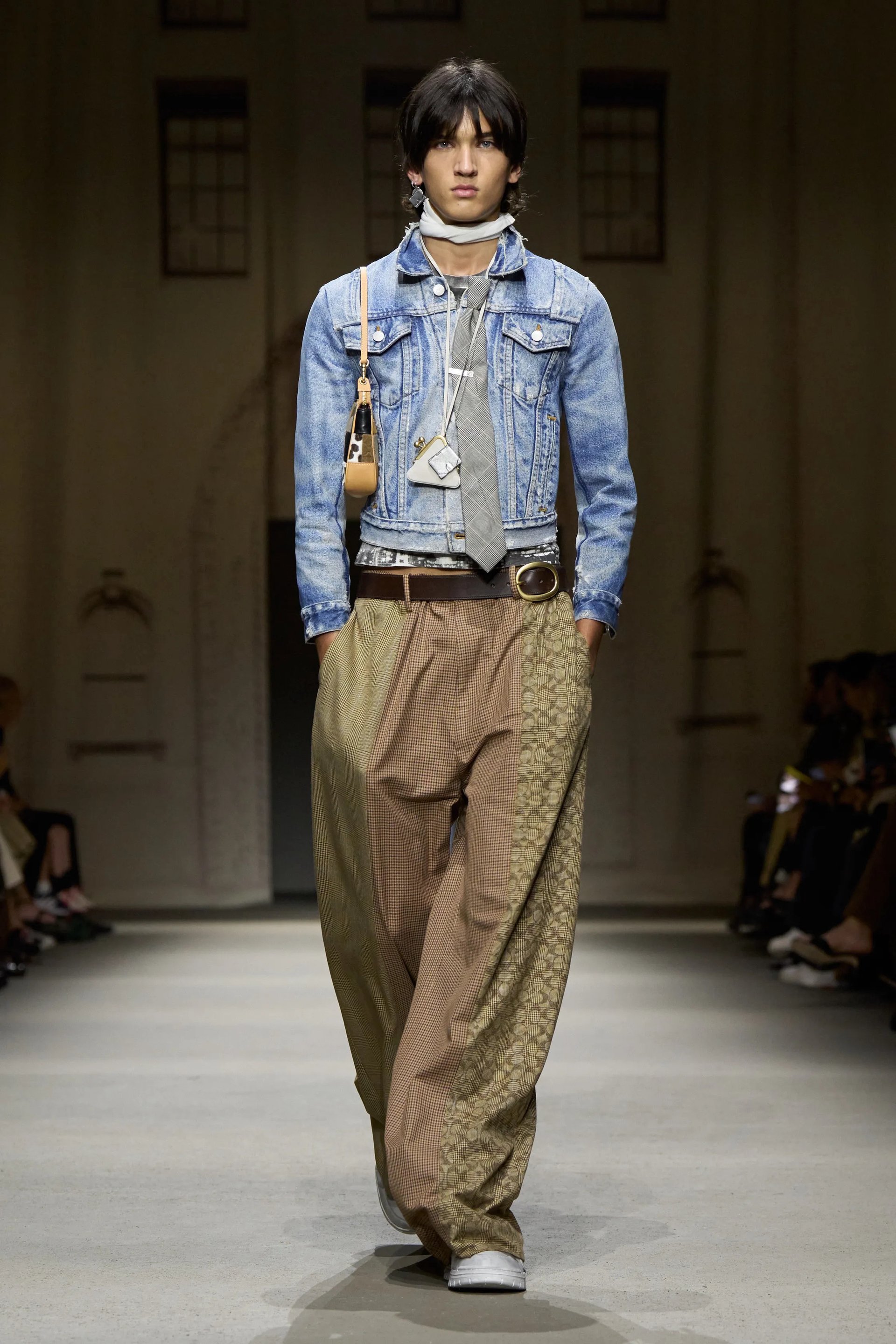 Hinh anh “It’s a new dawn, it’s a new day, it’s a new life…” và cũng là một chương mới cho Coach. 8