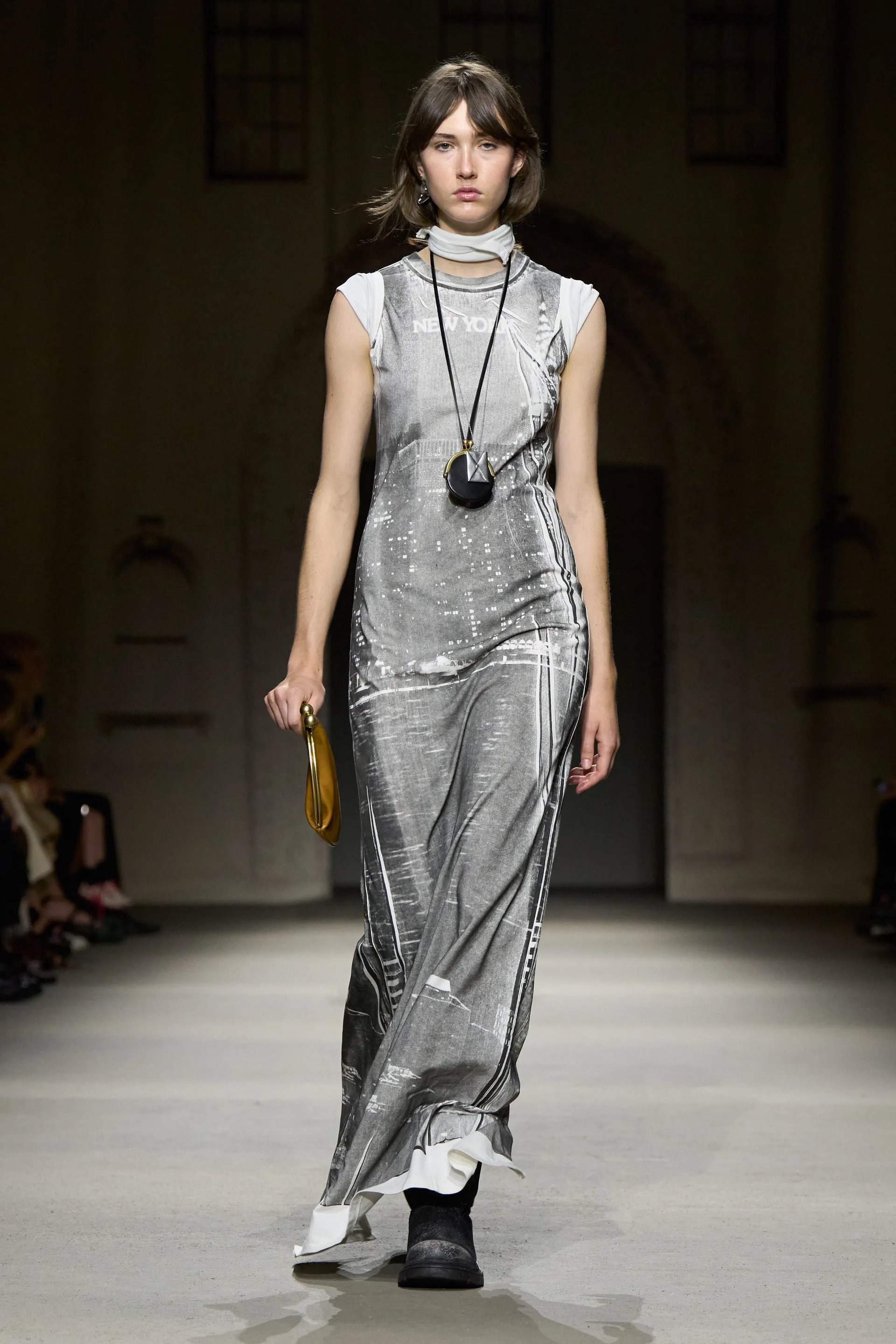 Hinh anh Ánh sáng và thành phố: Vũ trụ mới của Coach 2