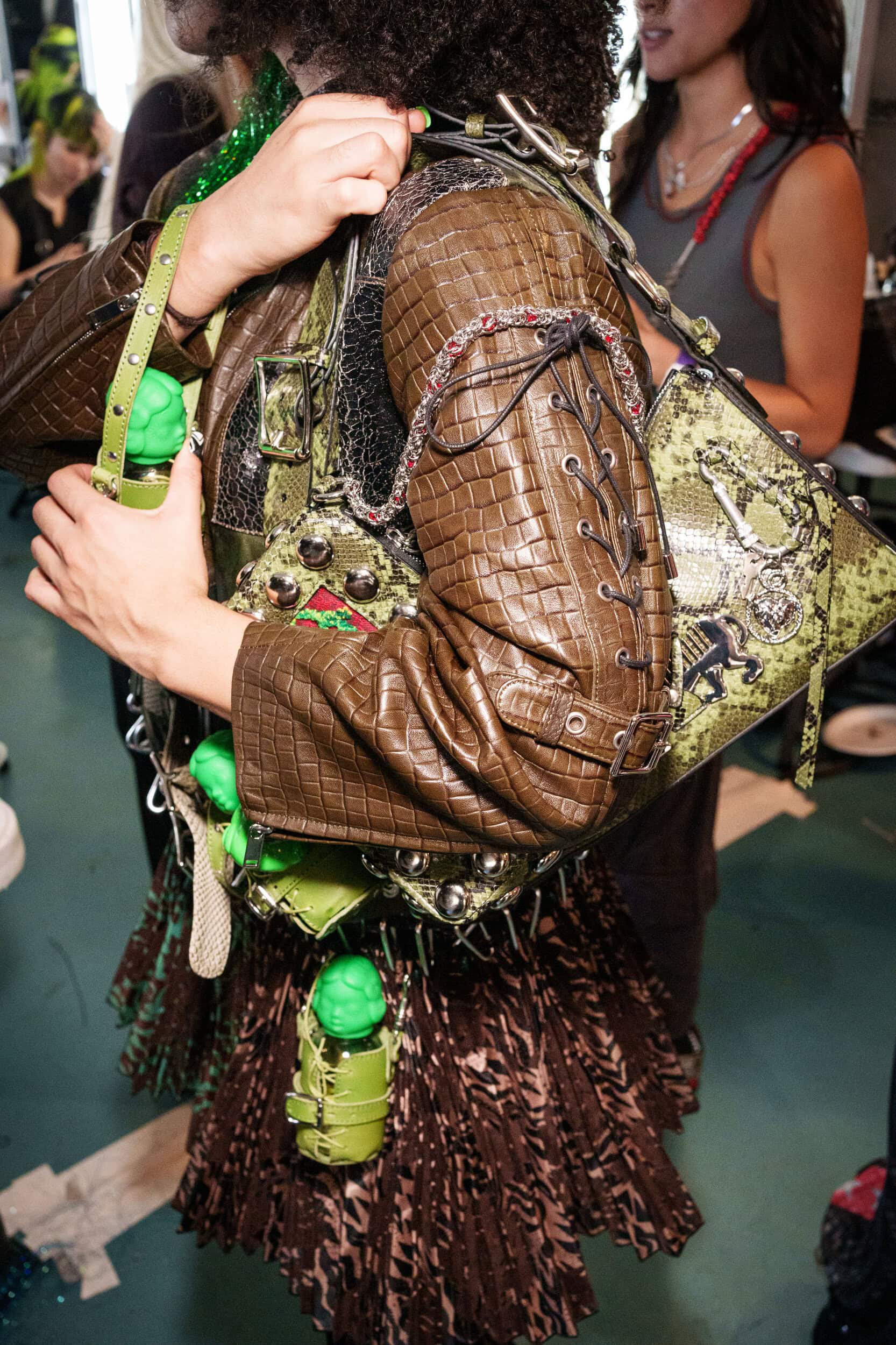 Hinh anh Chopova Lowena SS26: Gothic và những cheerleader hỗn loạn sau phi vụ nhảy trên không 2