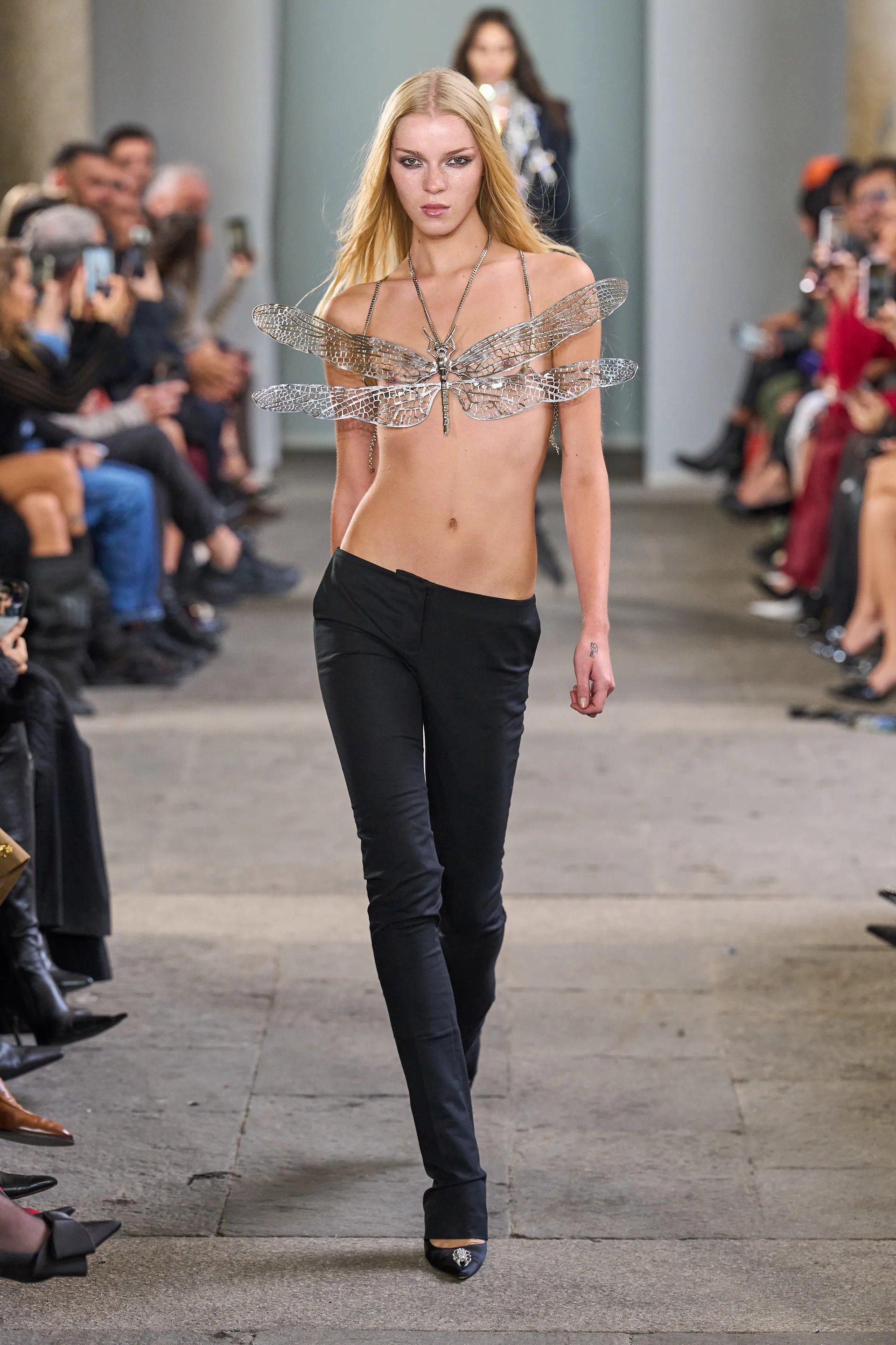 Hinh anh Sự lột xác dưới thời David Koma 16