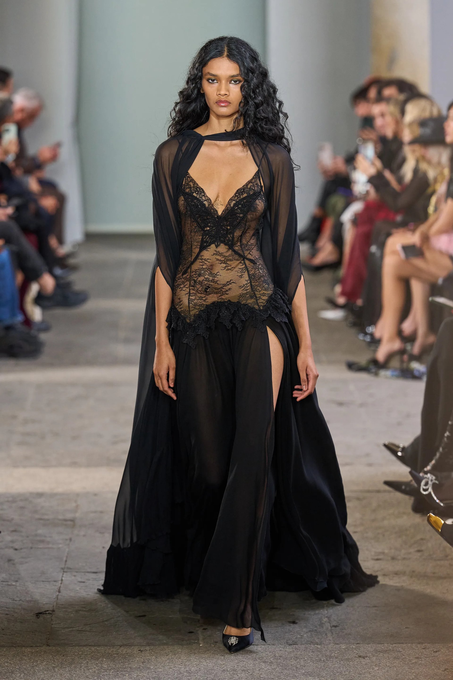 Hinh anh Sự lột xác dưới thời David Koma 5