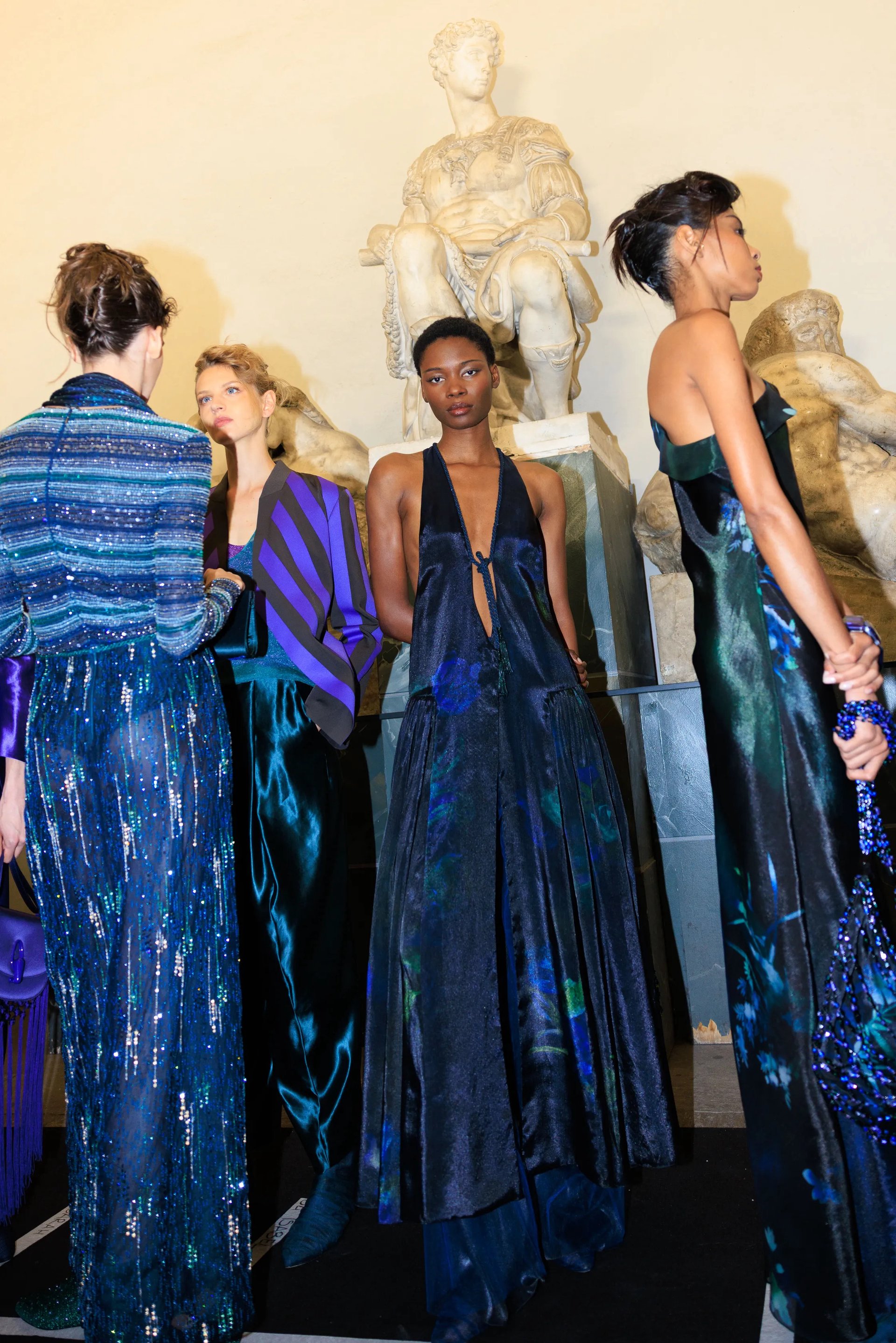 Hinh anh Sự lưỡng cực: Thơ và Kỷ luật 3