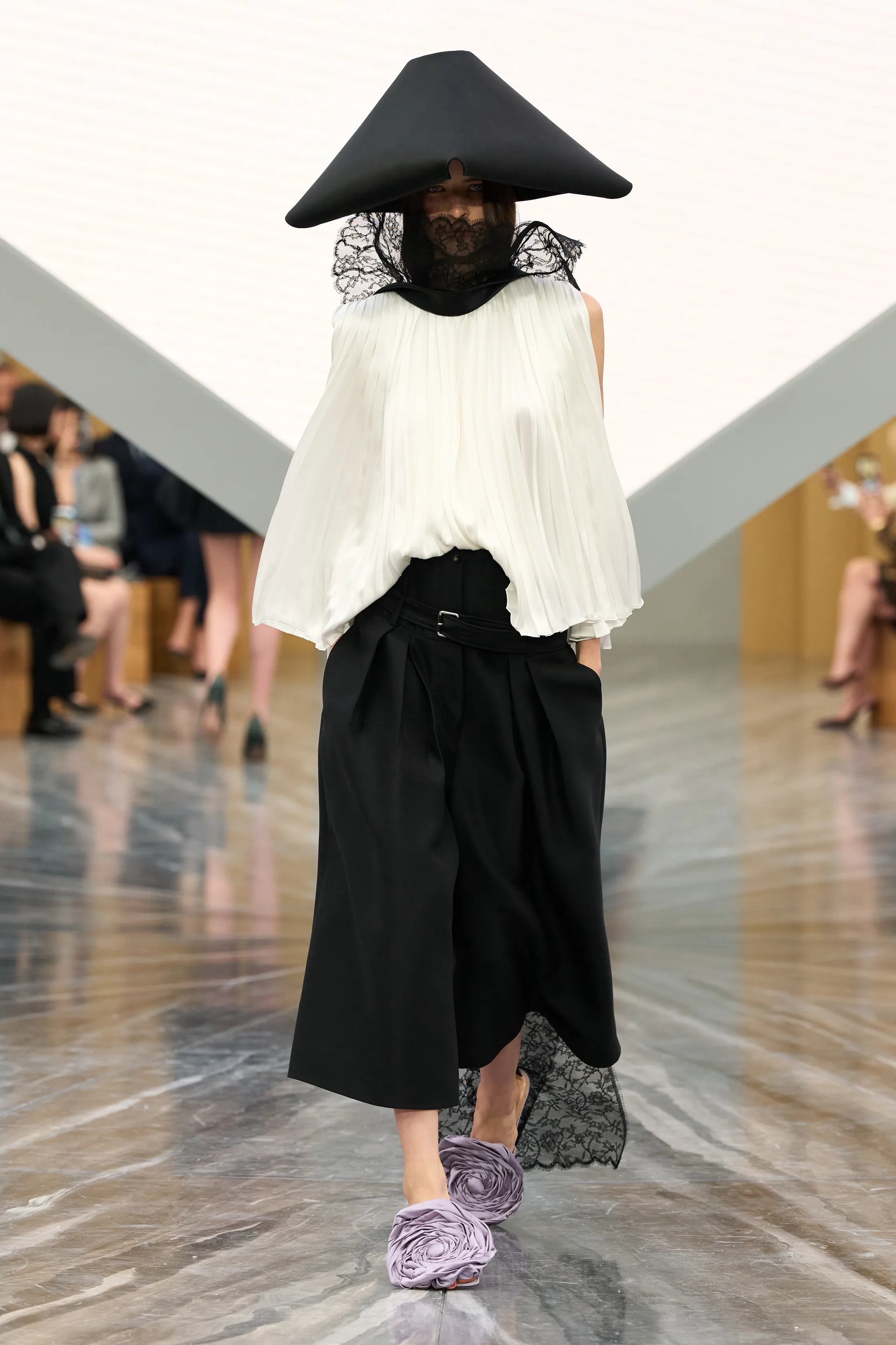 Hinh anh Từ plissé Dior cổ điển đến Anderson 5