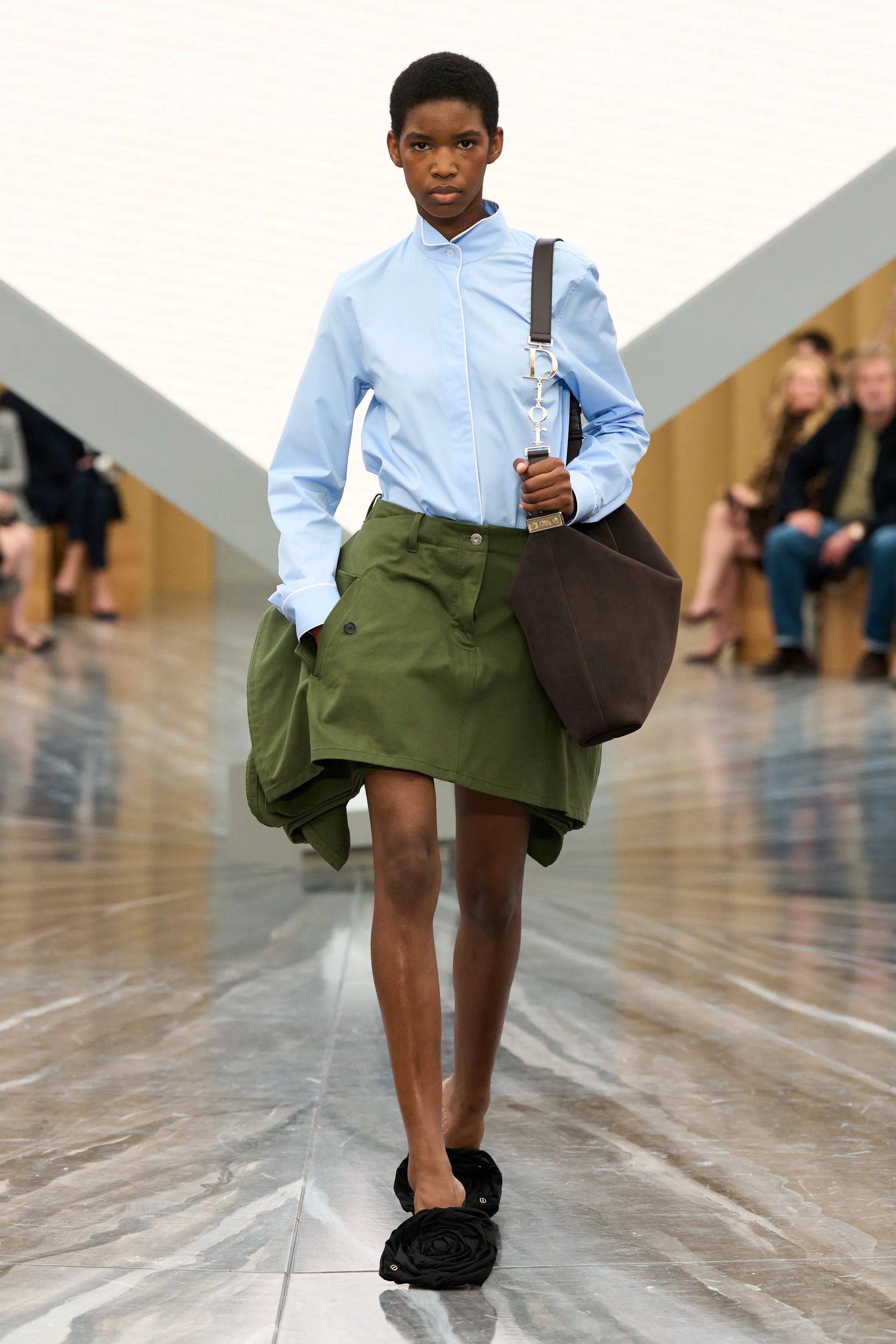 Hinh anh Push and pull: thời trang trang trọng và đời thường 2