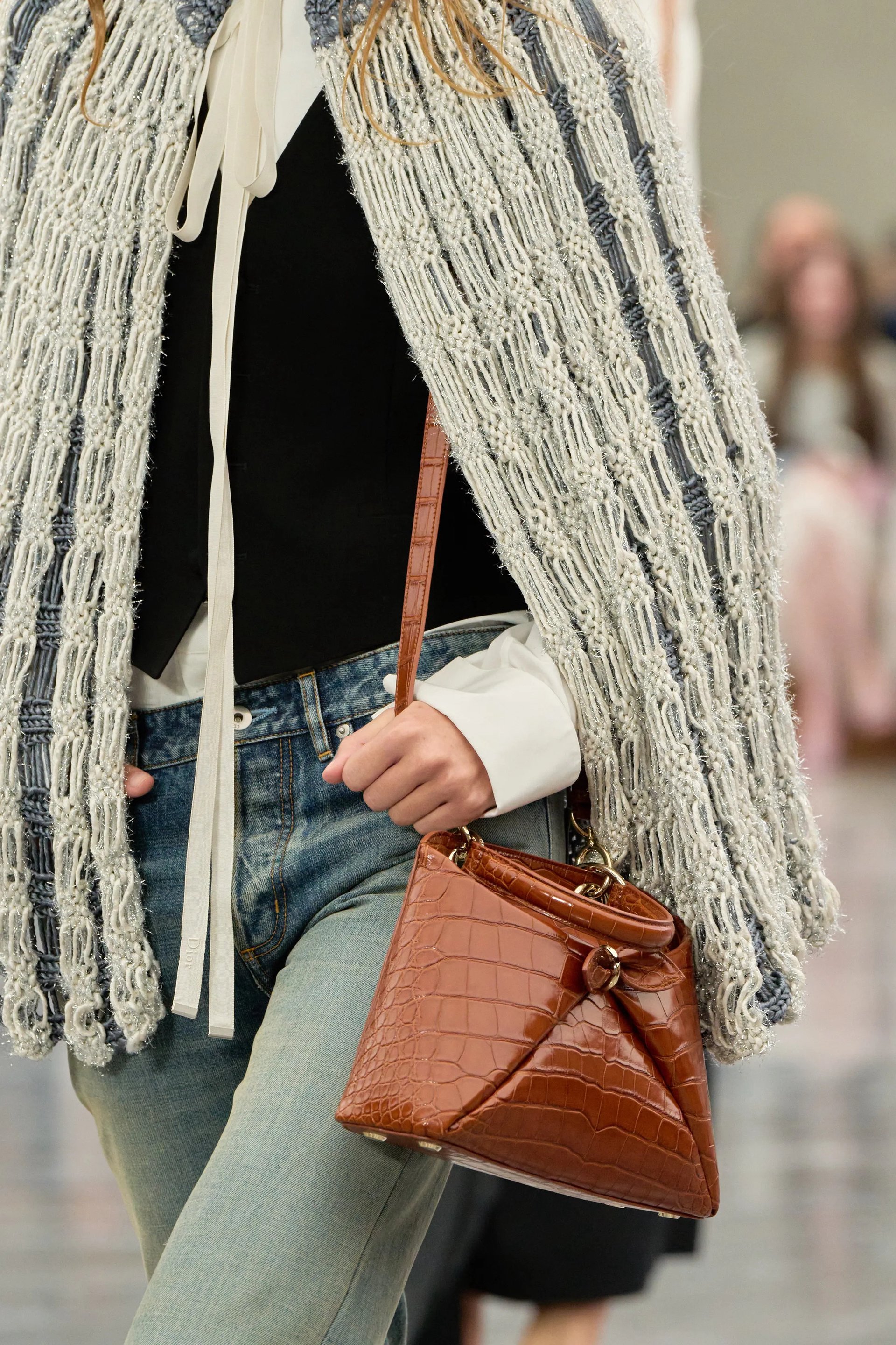 Hinh anh Push and pull: thời trang trang trọng và đời thường 13