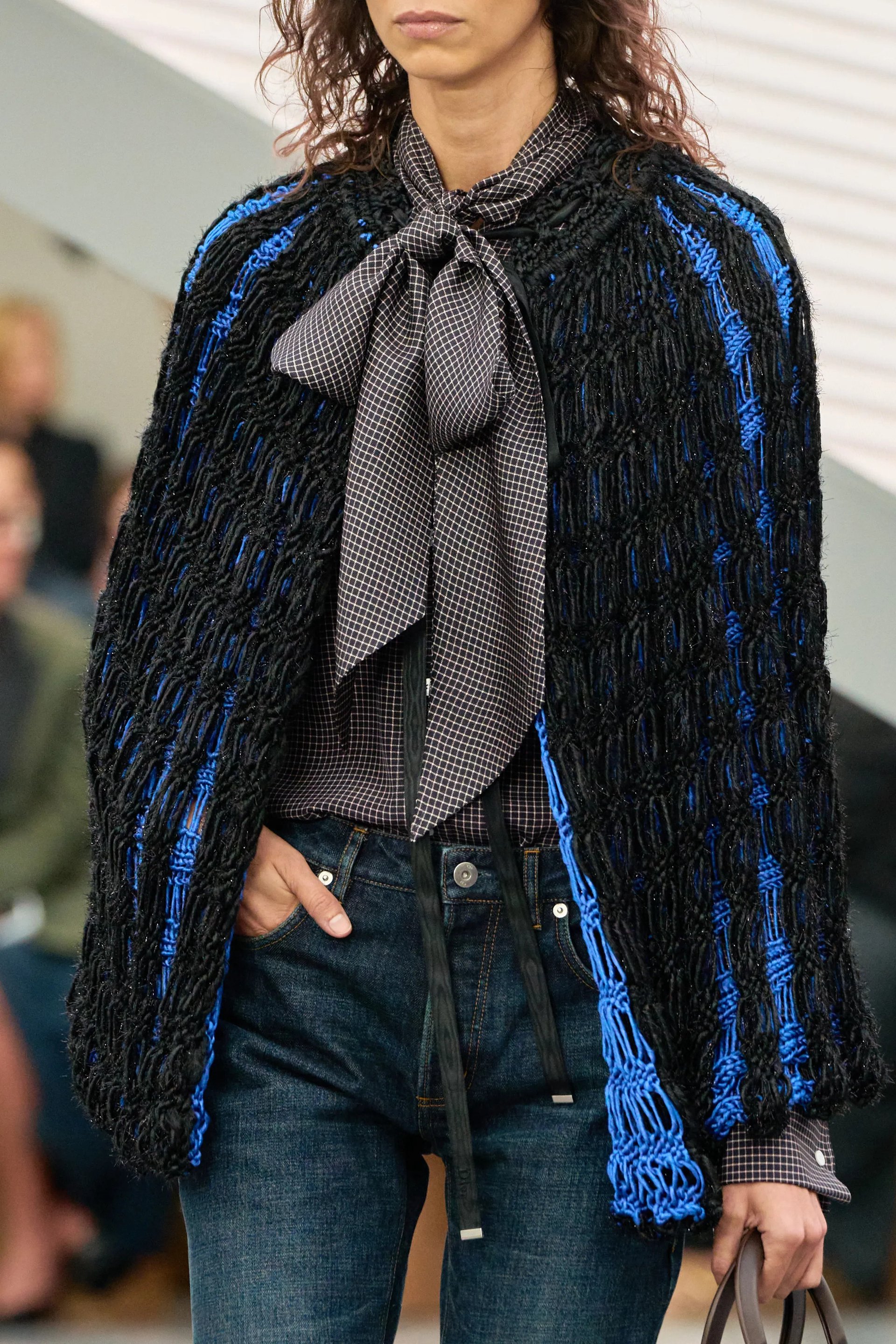 Hinh anh Push and pull: thời trang trang trọng và đời thường 12