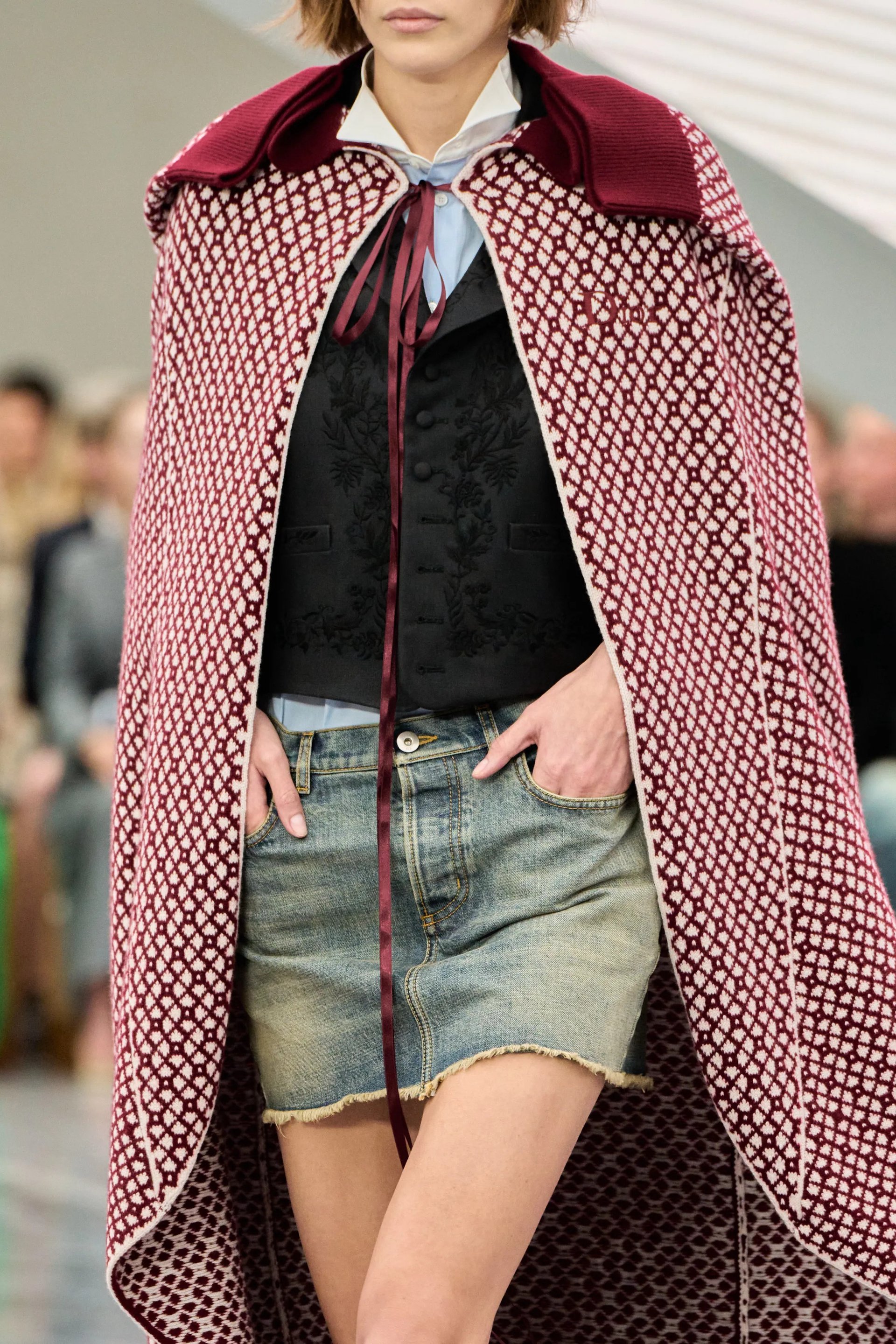 Hinh anh Push and pull: thời trang trang trọng và đời thường 11