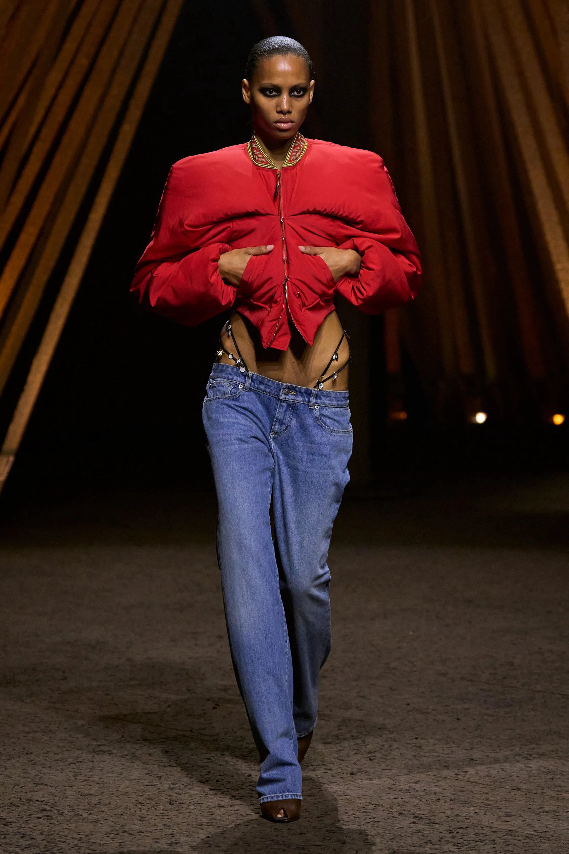 Hinh anh Giữa trật tự và bản năng – McQueen trong tay McGirr 12