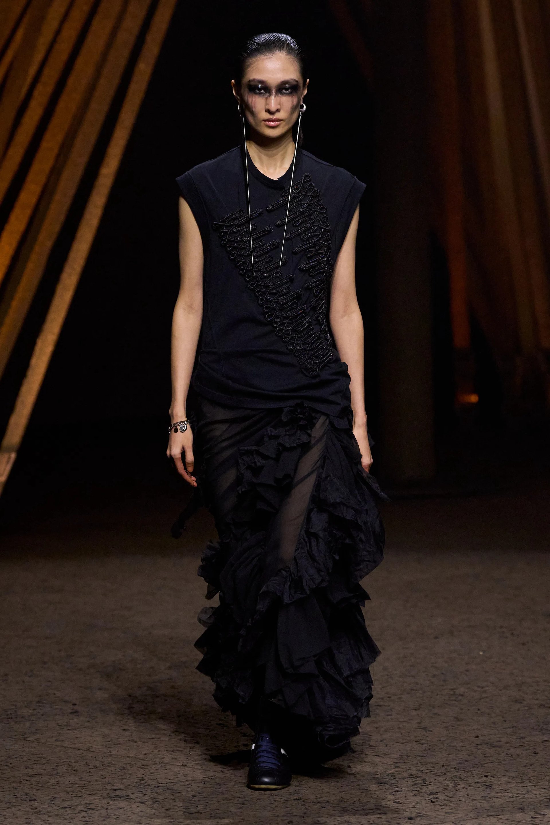 Hinh anh Giữa trật tự và bản năng – McQueen trong tay McGirr 7