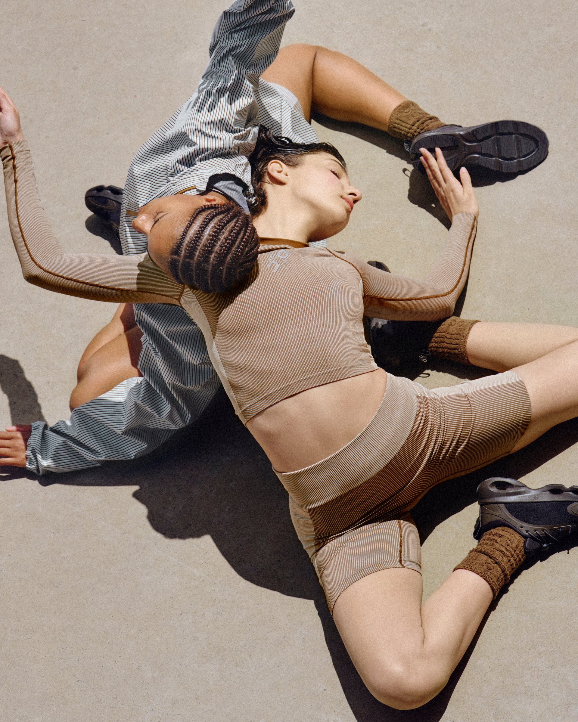 Hinh anh “Một bước lên mây” cùng LOEWE và On 20