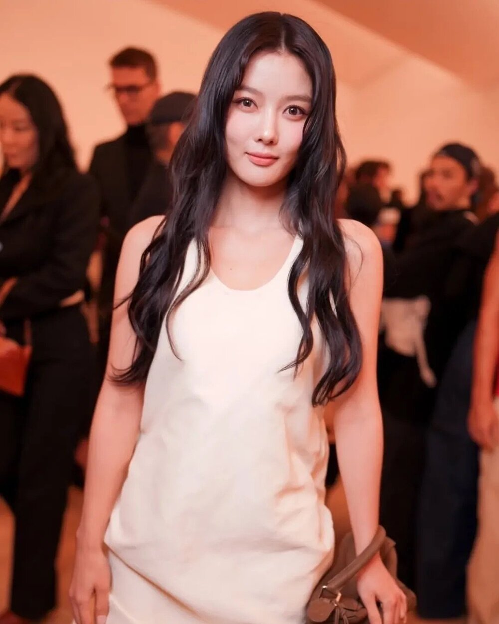 Hinh anh Dàn sao châu Á - Âu tại hàng ghế đầu 6