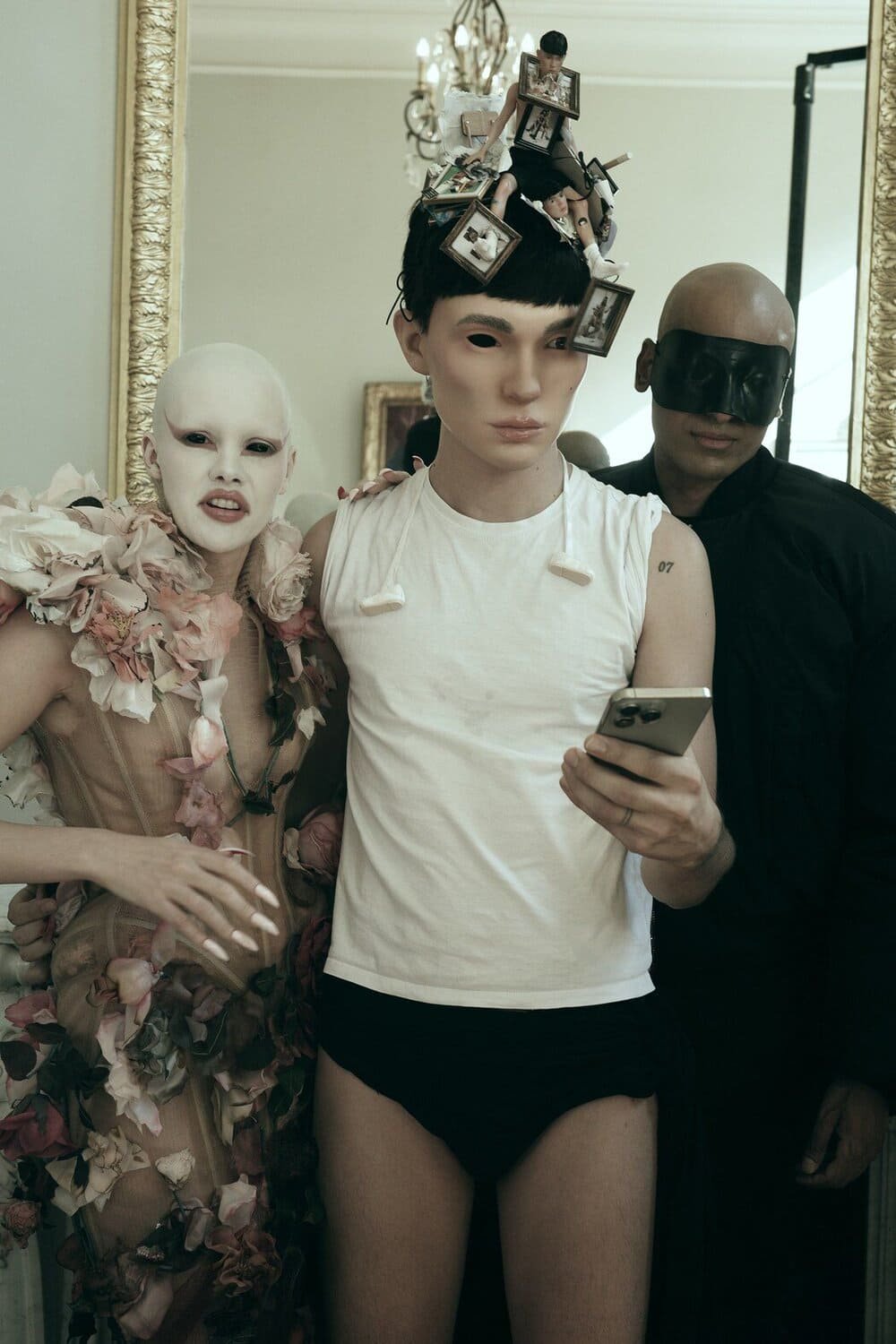 Ảnh: Matières Fécales/ Kevin Couchman