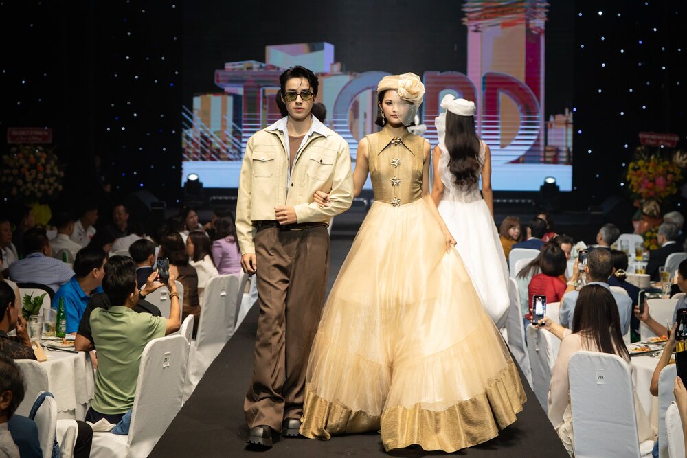 Chương trình trình diễn thời trang “Khoảnh khắc Tỏa sáng Thời trang Việt”
