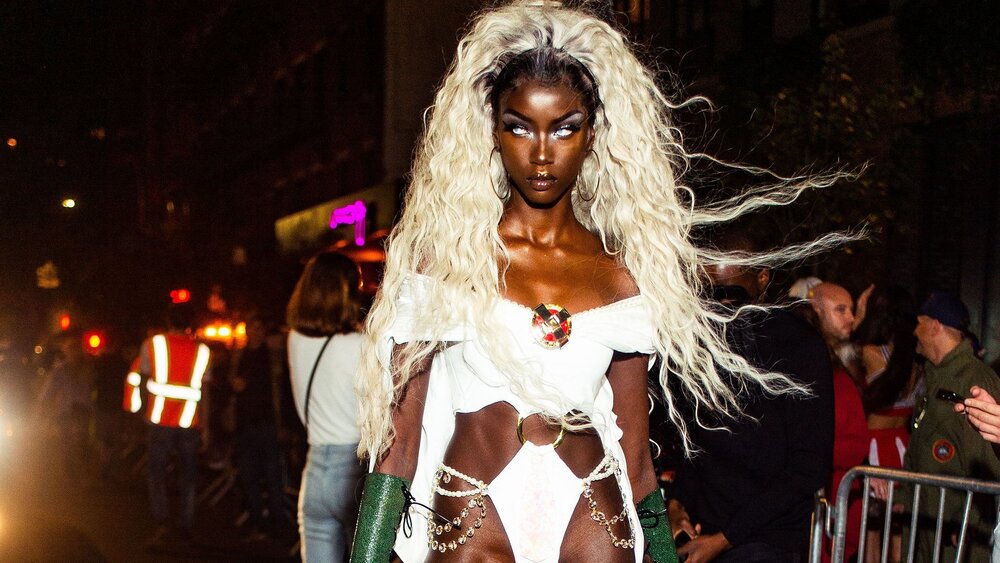 Hinh anh Bí kíp hoá thân thành những “bóng hồng màn ảnh” trong đêm Halloween 6