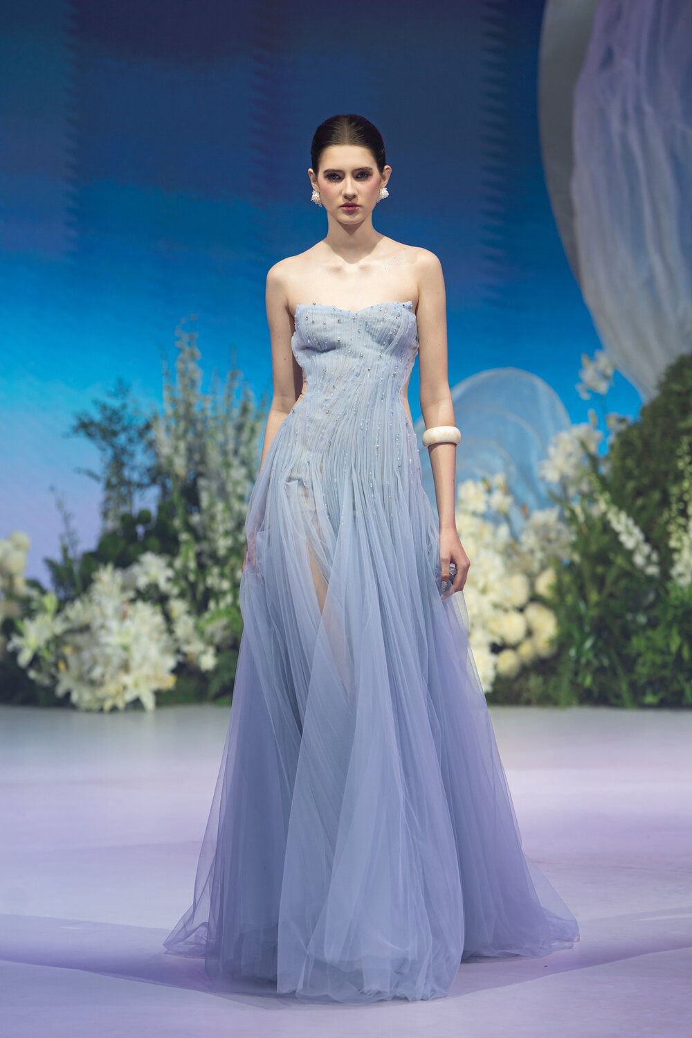 Hinh anh Đóa hoa Philippines "Marian Rivera" nở rộ trong vườn trăng Hacchic Couture Xuân Hè 2026 7