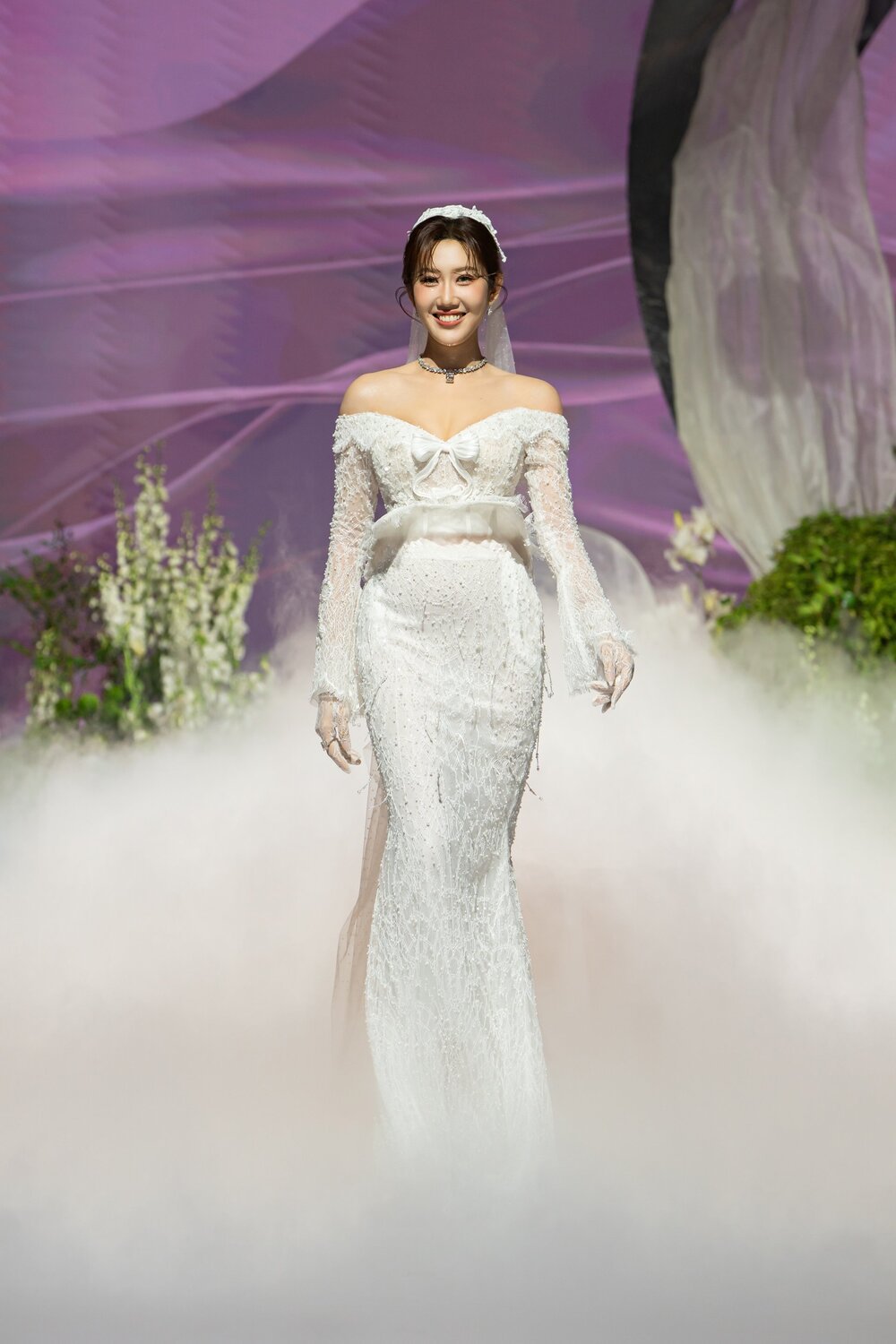 Hinh anh Đóa hoa Philippines "Marian Rivera" nở rộ trong vườn trăng Hacchic Couture Xuân Hè 2026 9