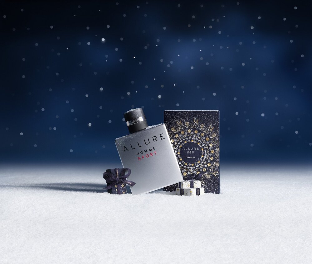 Hinh anh CHANEL Holiday 2025 mang đến vũ trụ “Winter Constellation”, 5 biểu tượng kinh điển của CHANEL cùng tỏa sáng, tạo nên trải nghiệm mùa lễ hội sang trọng và đầy cảm hứng. 11