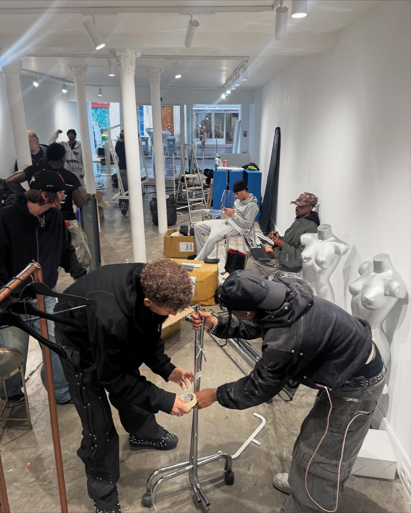 Hinh anh SR News: Điểm tin thời trang và làm đẹp Việt 30/10 24